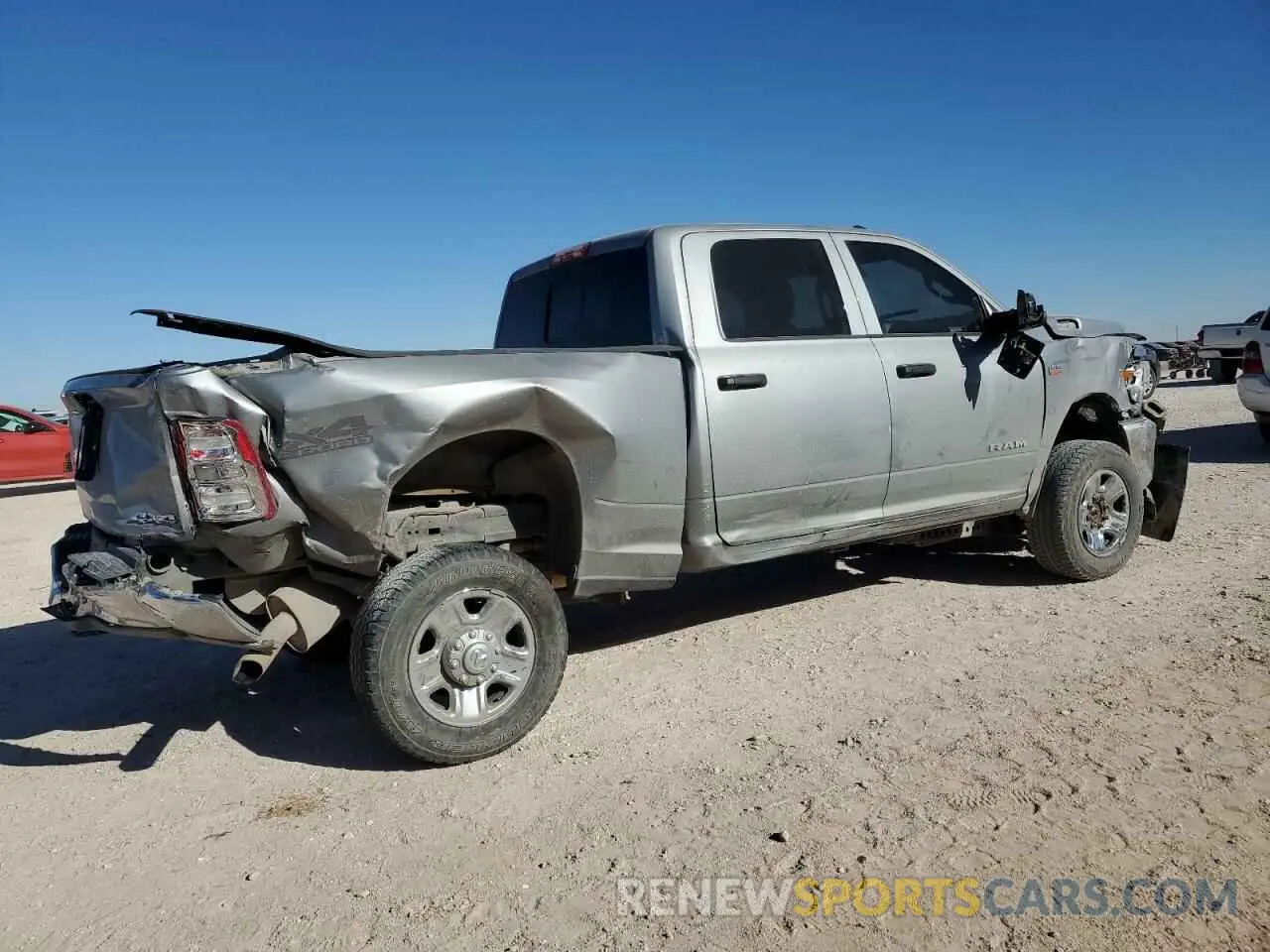 3 fotografías del automóvil dañado 3C6UR5CJ4NG325723 RAM 2500 2022