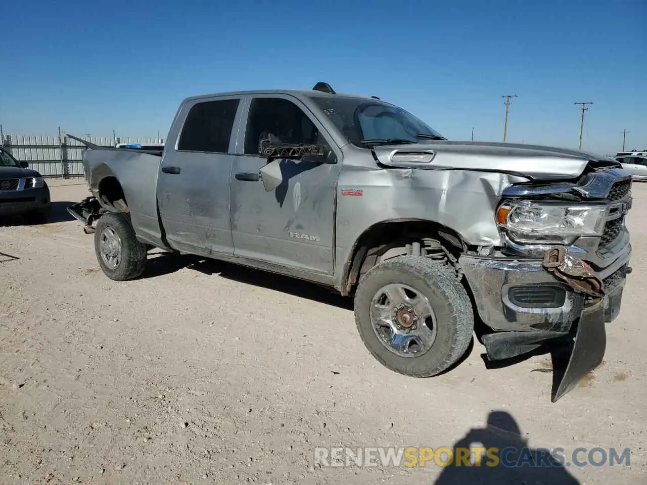 4 fotografías del automóvil dañado 3C6UR5CJ4NG325723 RAM 2500 2022