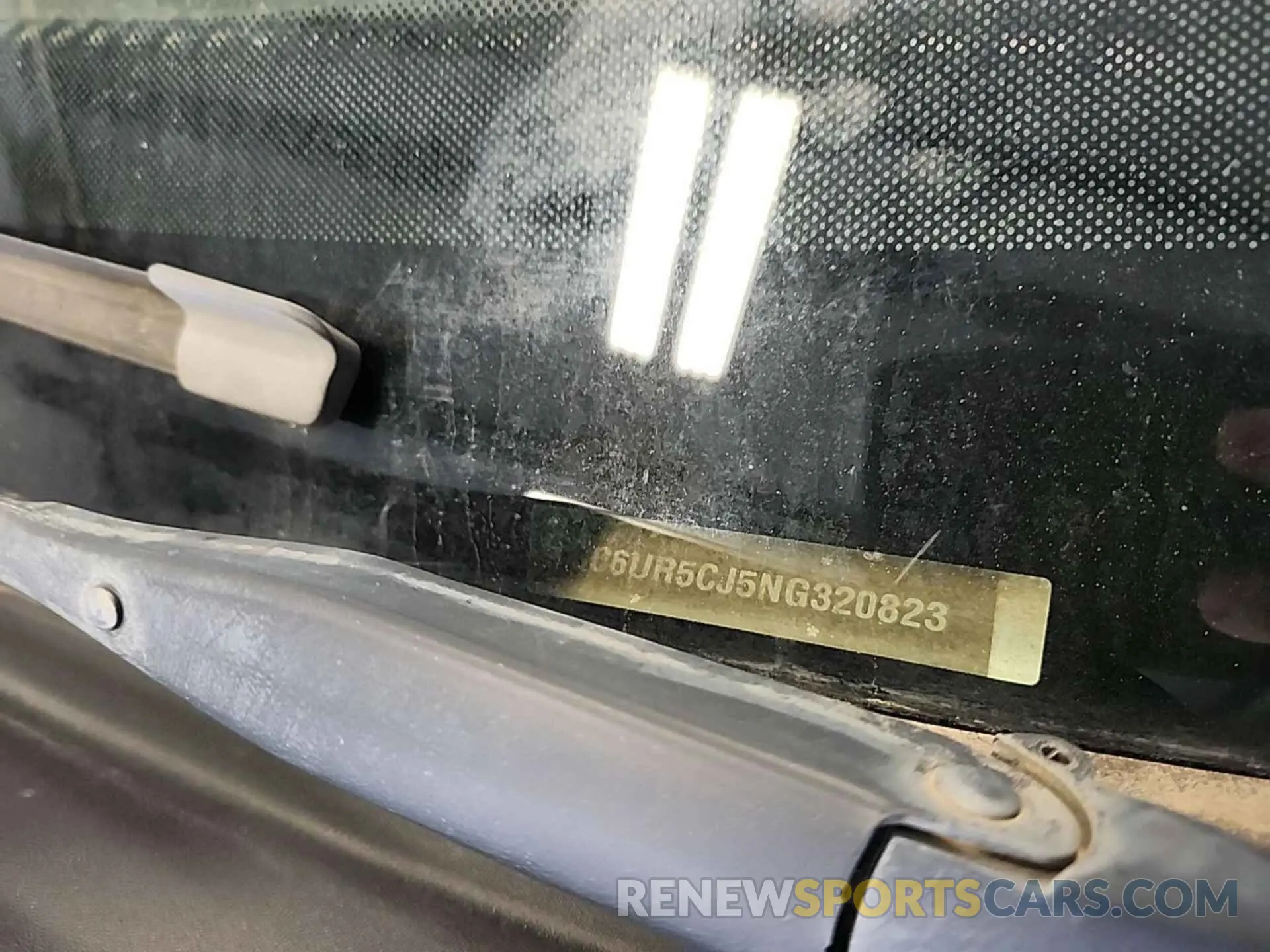 4 fotografías del automóvil dañado 3C6UR5CJ5NG320823 RAM 2500 2022