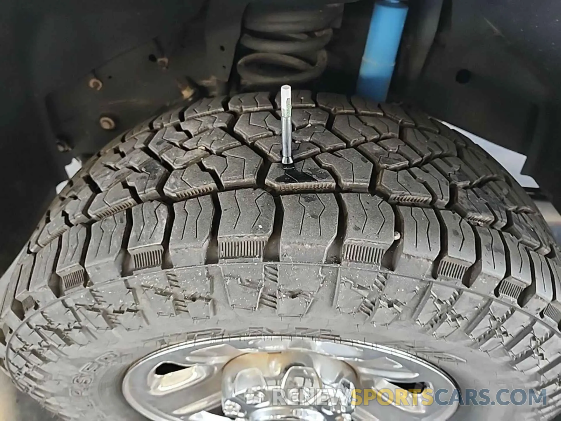 6 fotografías del automóvil dañado 3C6UR5CJ5NG320823 RAM 2500 2022