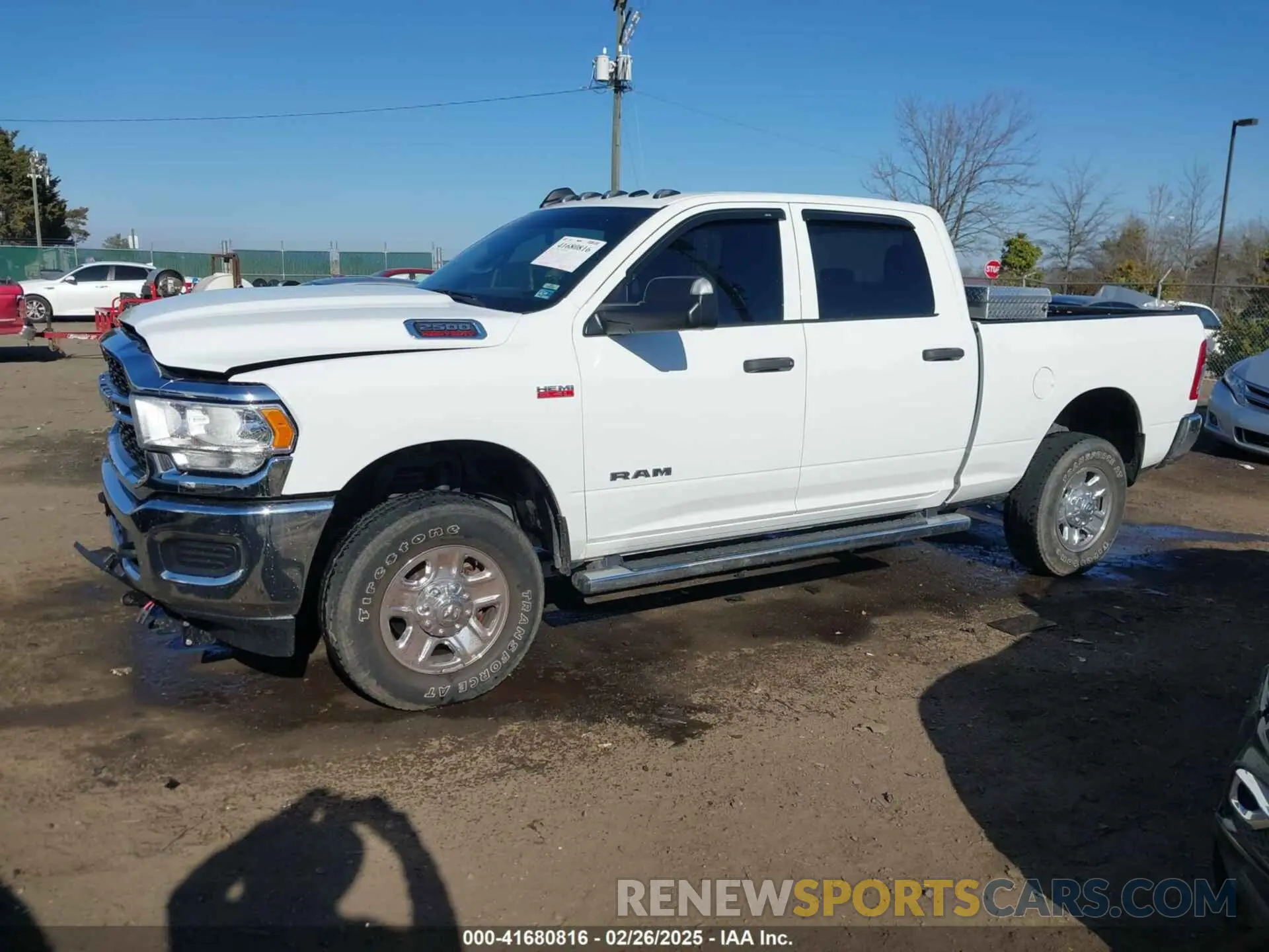 14 fotografías del automóvil dañado 3C6UR5CJ5NG367849 RAM 2500 2022