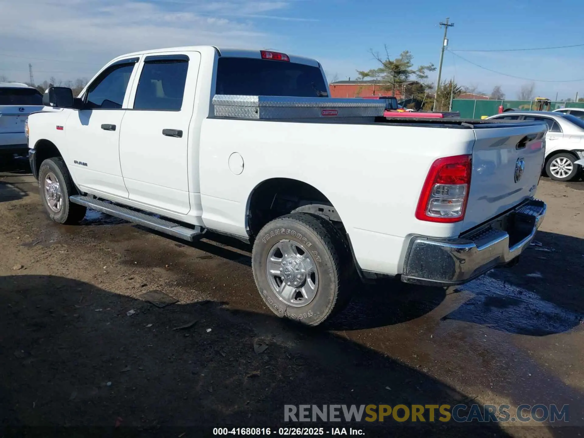 3 fotografías del automóvil dañado 3C6UR5CJ5NG367849 RAM 2500 2022