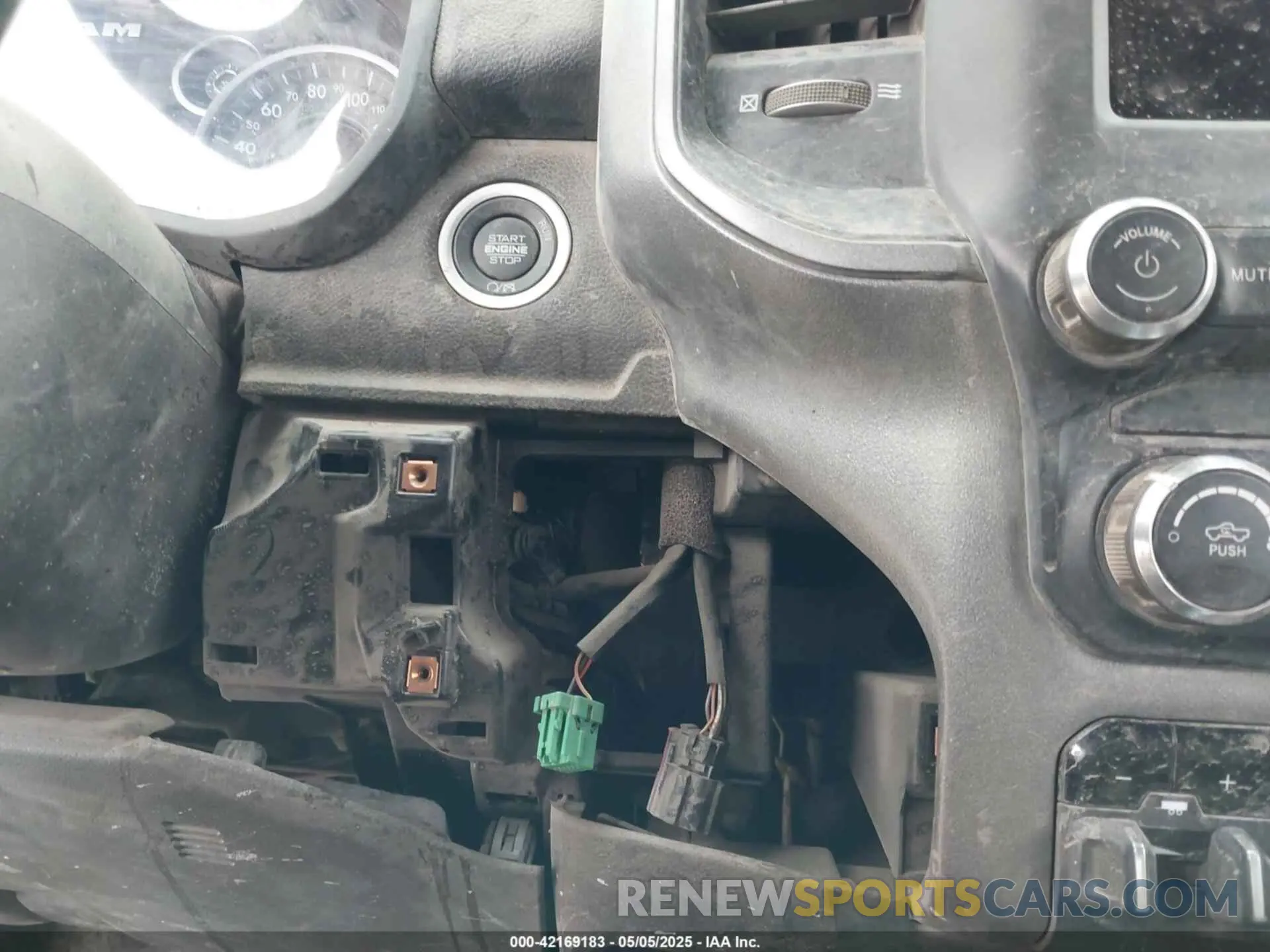 6 fotografías del automóvil dañado 3C6UR5CJ7NG439487 RAM 2500 2022