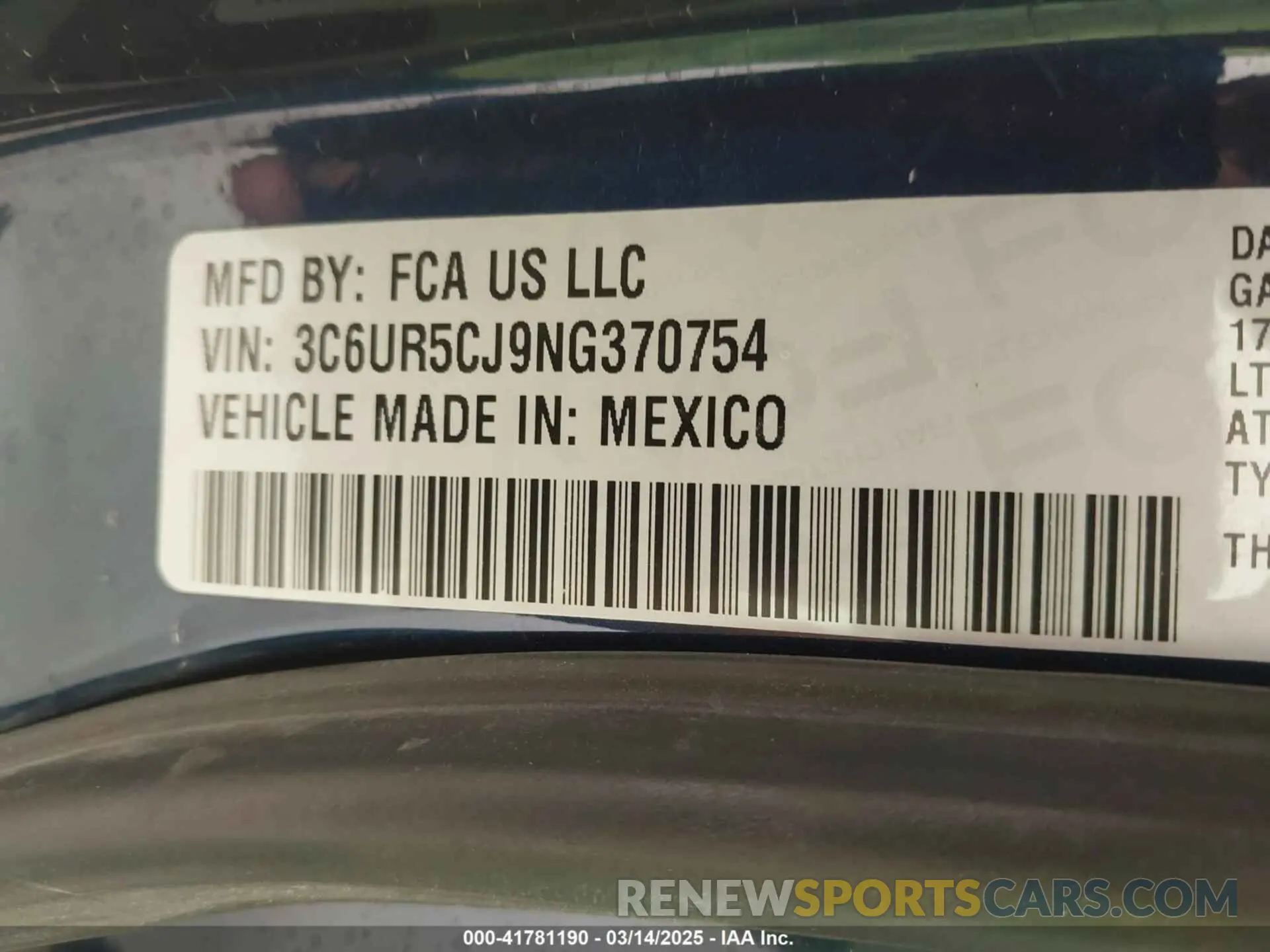 9 fotografías del automóvil dañado 3C6UR5CJ9NG370754 RAM 2500 2022