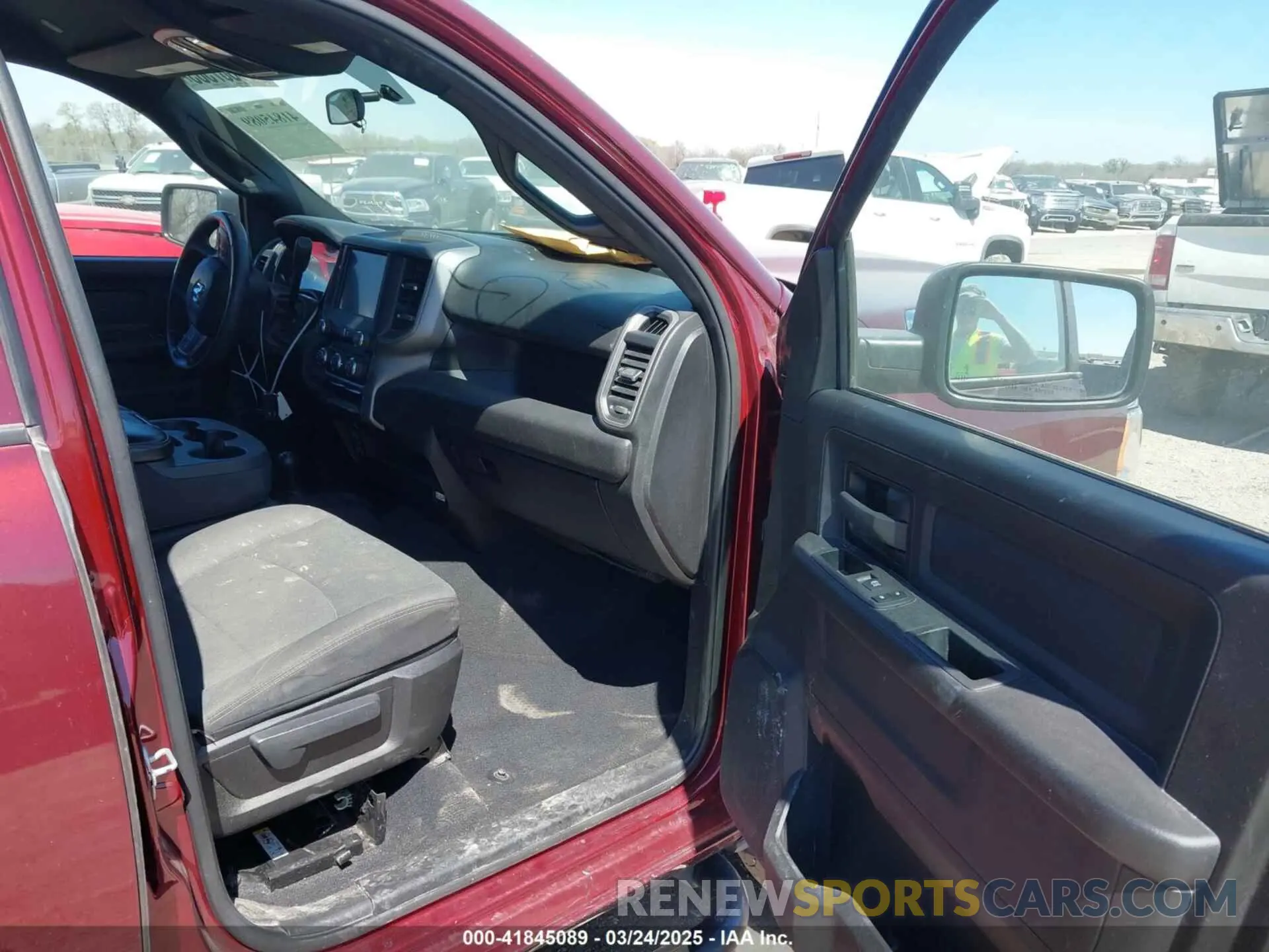 5 fotografías del automóvil dañado 3C6UR5CL2NG250182 RAM 2500 2022