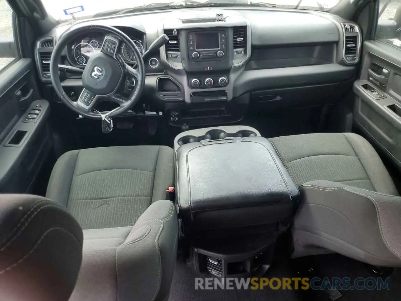 8 fotografías del automóvil dañado 3C6UR5CLXNG221402 RAM 2500 2022