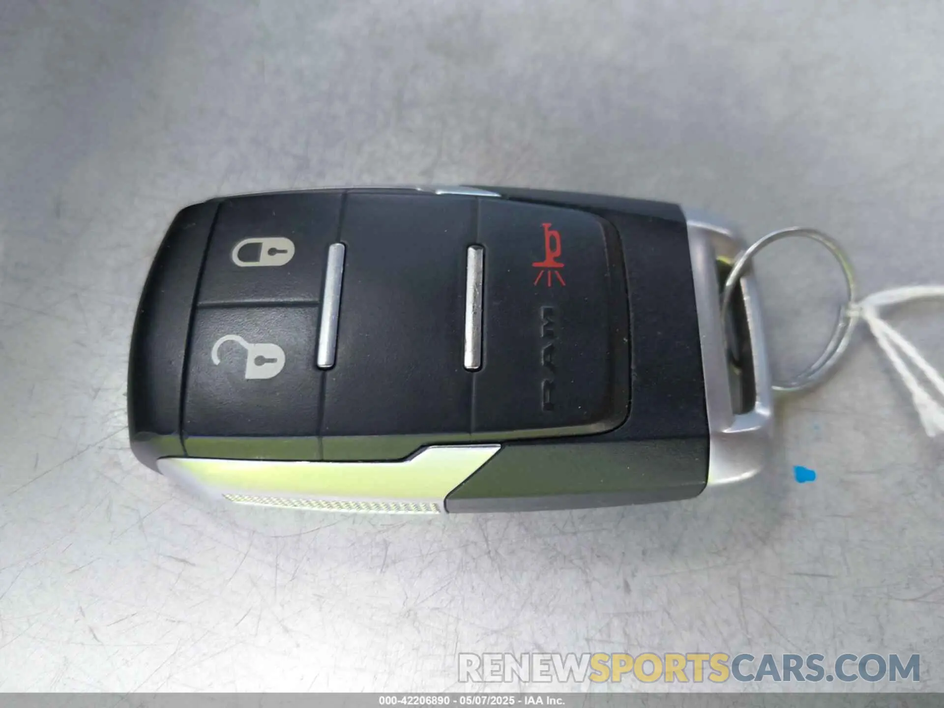 11 fotografías del automóvil dañado 3C6UR5DJ4NG119915 RAM 2500 2022