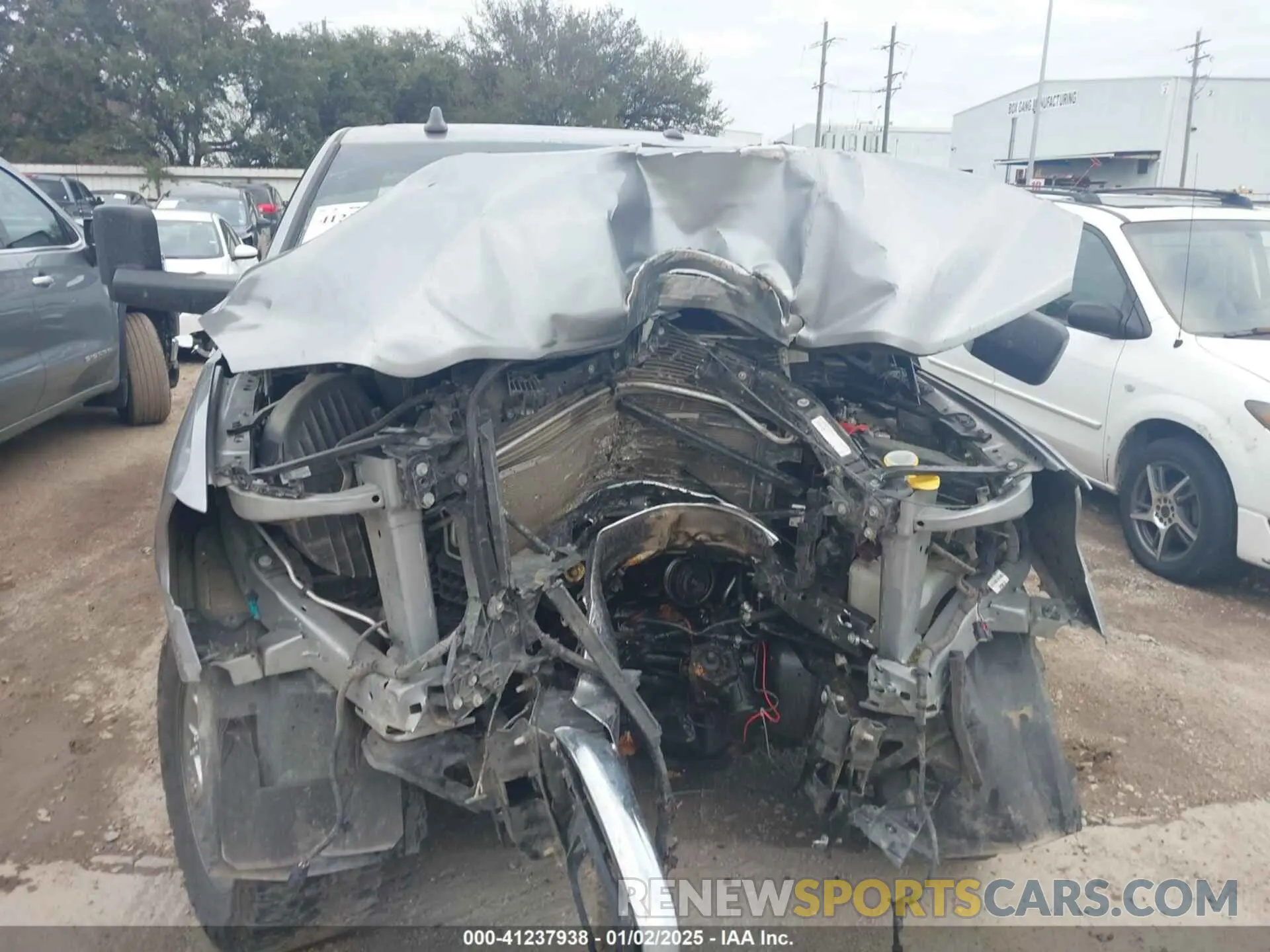 10 fotografías del automóvil dañado 3C6UR5DJ6NG182451 RAM 2500 2022