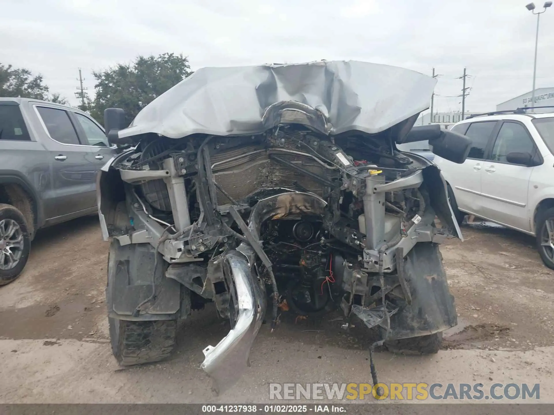 12 fotografías del automóvil dañado 3C6UR5DJ6NG182451 RAM 2500 2022