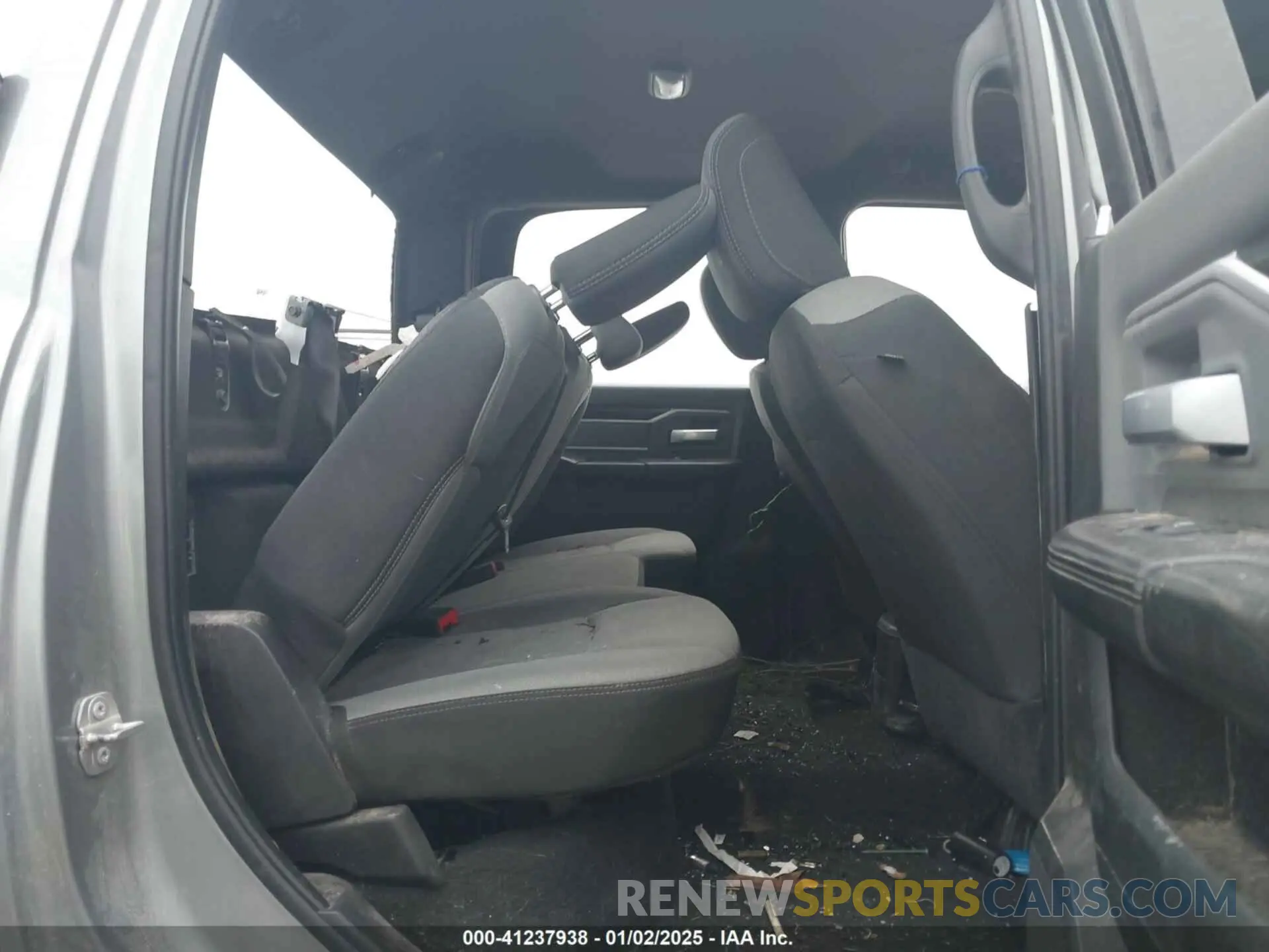 8 fotografías del automóvil dañado 3C6UR5DJ6NG182451 RAM 2500 2022
