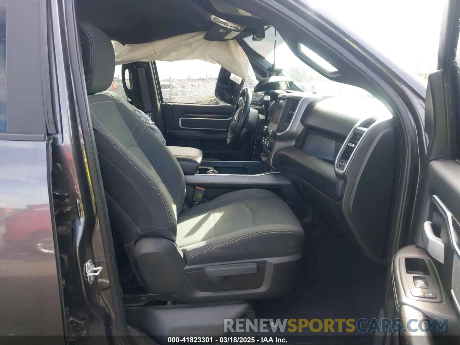 5 fotografías del automóvil dañado 3C6UR5DL2NG167320 RAM 2500 2022