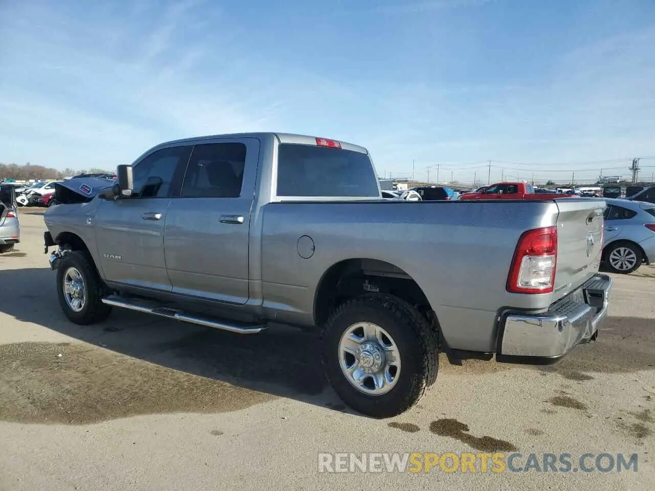 2 fotografías del automóvil dañado 3C6UR5DL2NG297114 RAM 2500 2022