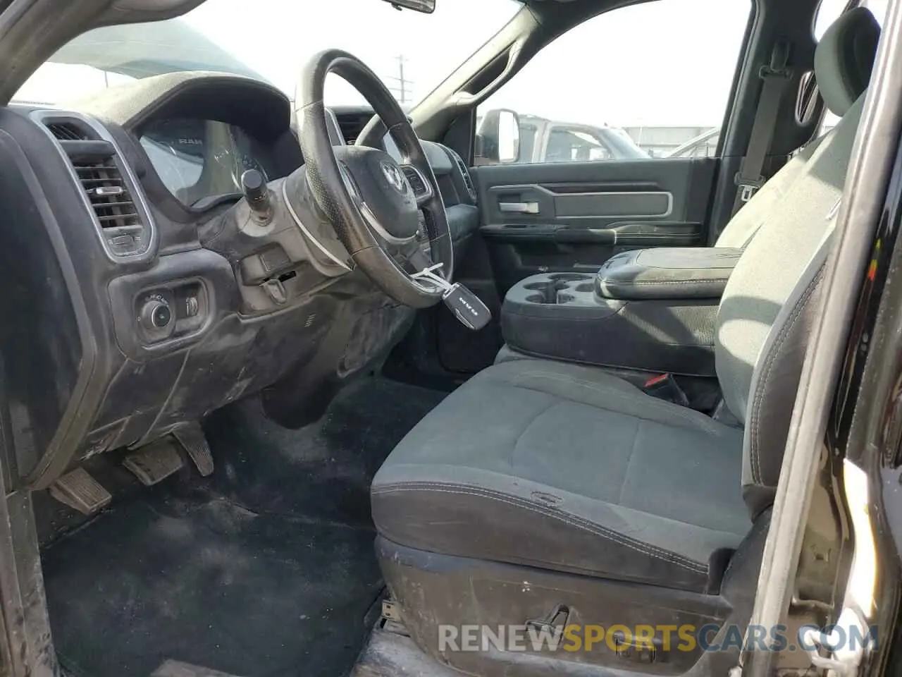 7 fotografías del automóvil dañado 3C6UR5DL2NG373608 RAM 2500 2022