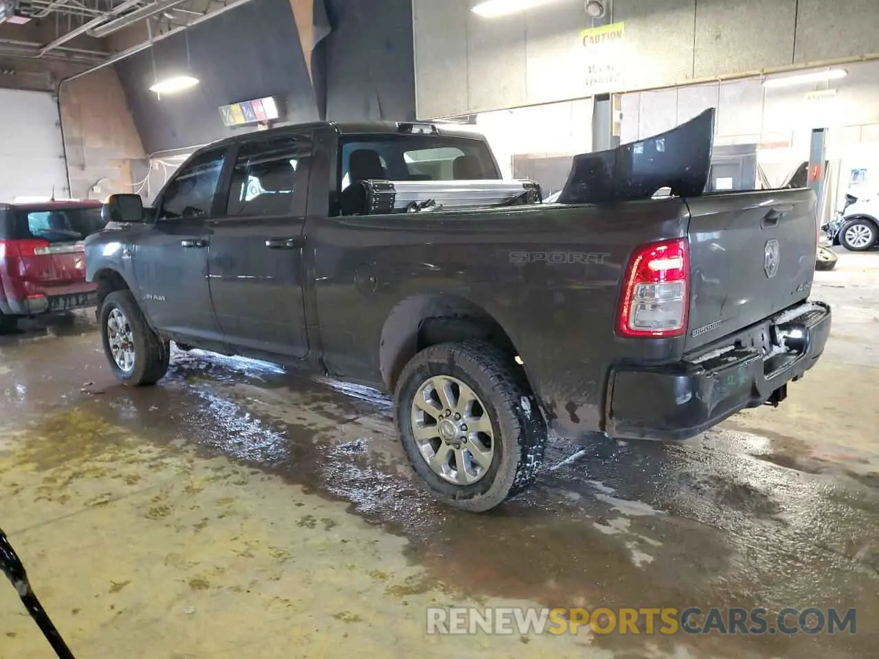 2 fotografías del automóvil dañado 3C6UR5DL3NG171067 RAM 2500 2022
