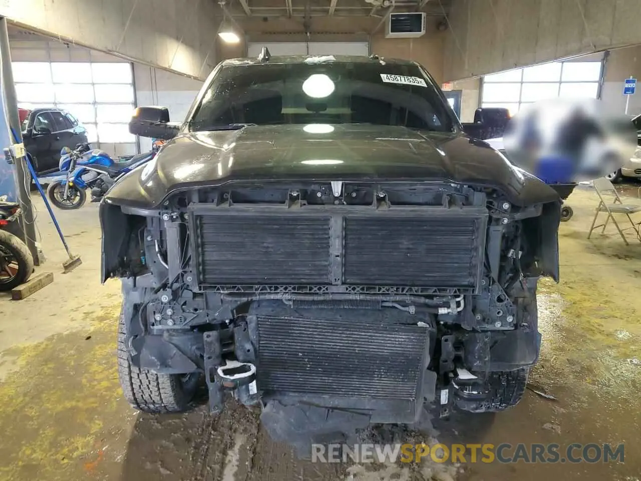 5 fotografías del automóvil dañado 3C6UR5DL3NG171067 RAM 2500 2022