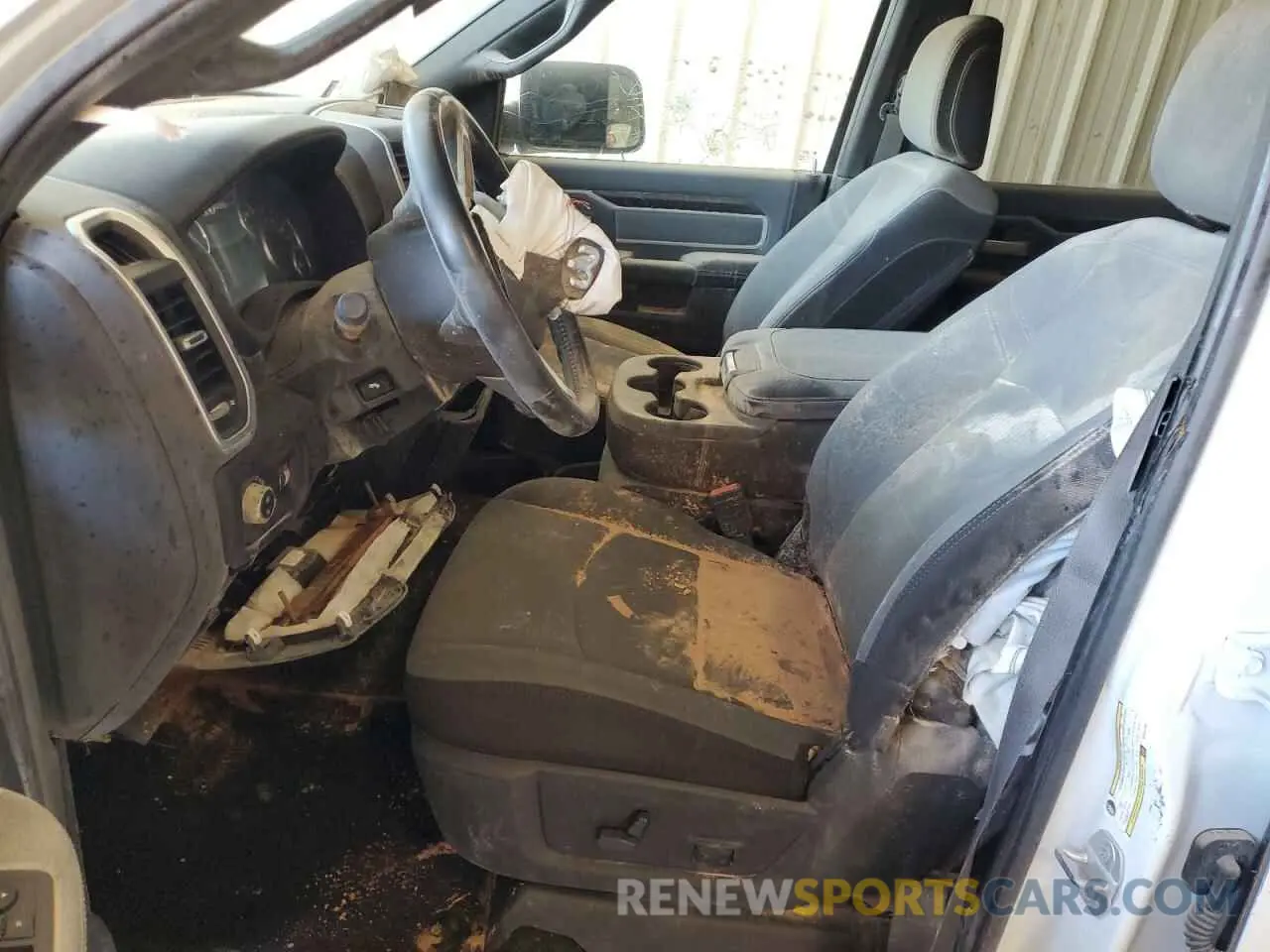 7 fotografías del automóvil dañado 3C6UR5DL5NG322166 RAM 2500 2022