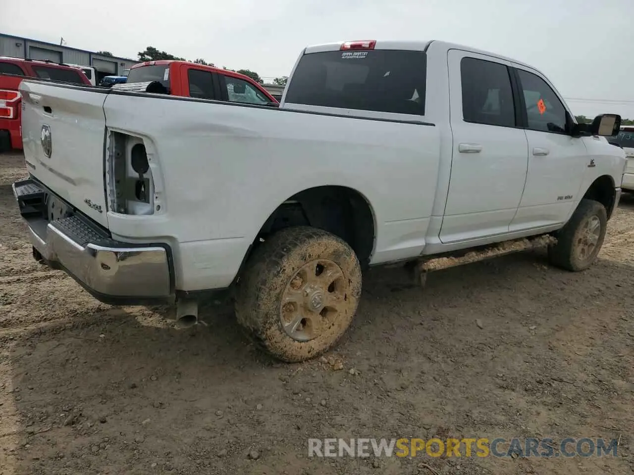 3 fotografías del automóvil dañado 3C6UR5DL6NG254878 RAM 2500 2022