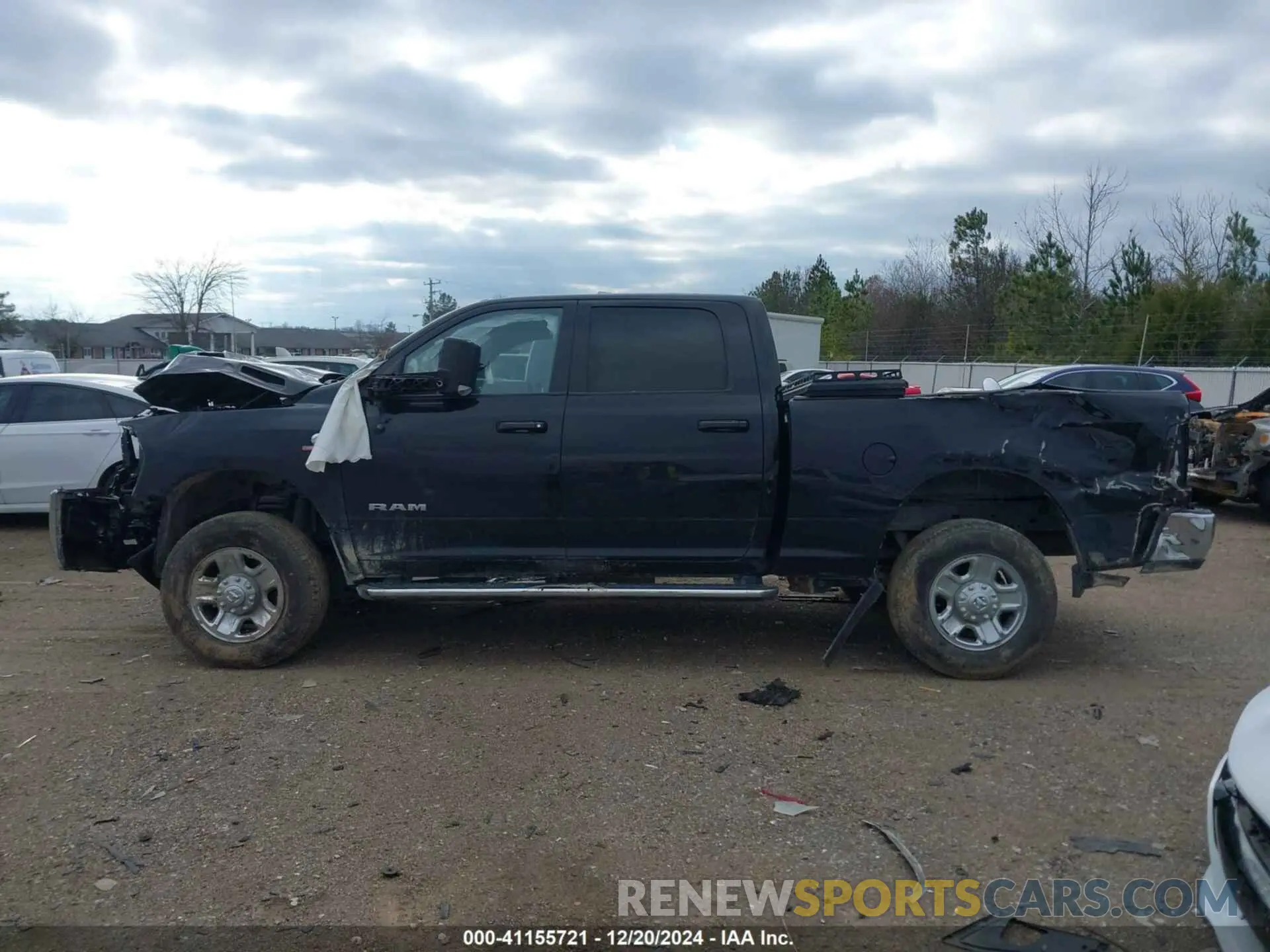 14 fotografías del automóvil dañado 3C6UR5DL6NG345083 RAM 2500 2022