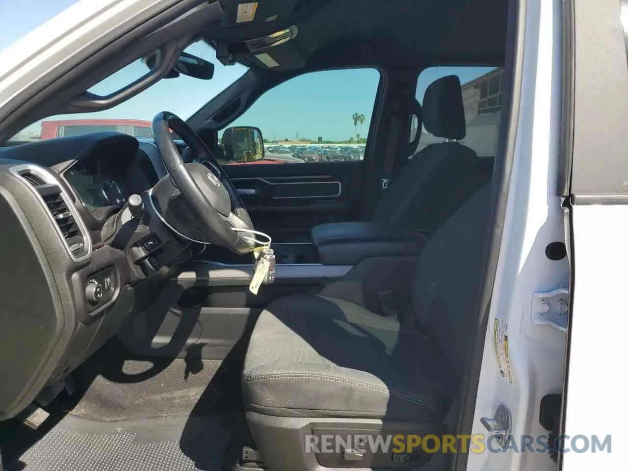 7 fotografías del automóvil dañado 3C6UR5DL7NG109526 RAM 2500 2022