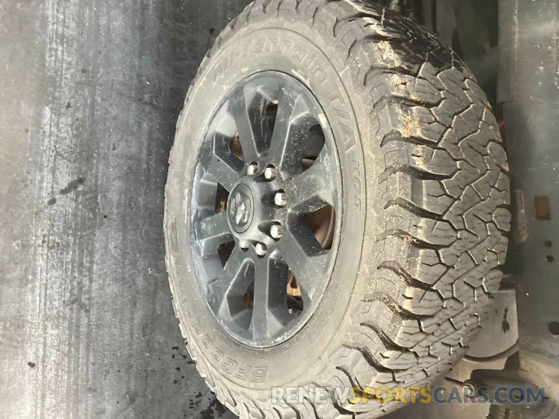 16 fotografías del automóvil dañado 3C6UR5DL8NG220859 RAM 2500 2022