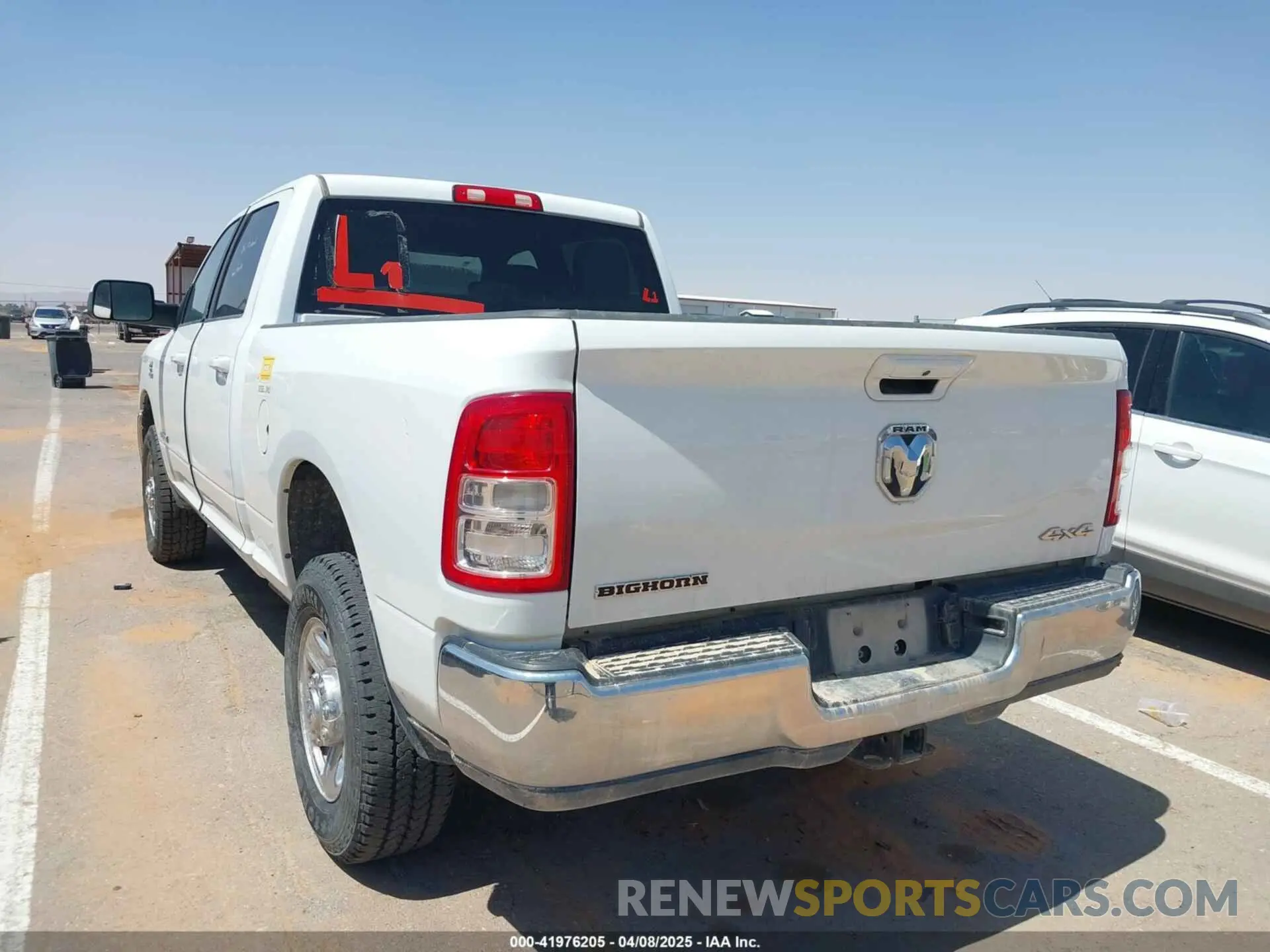 14 fotografías del automóvil dañado 3C6UR5DLXNG321501 RAM 2500 2022