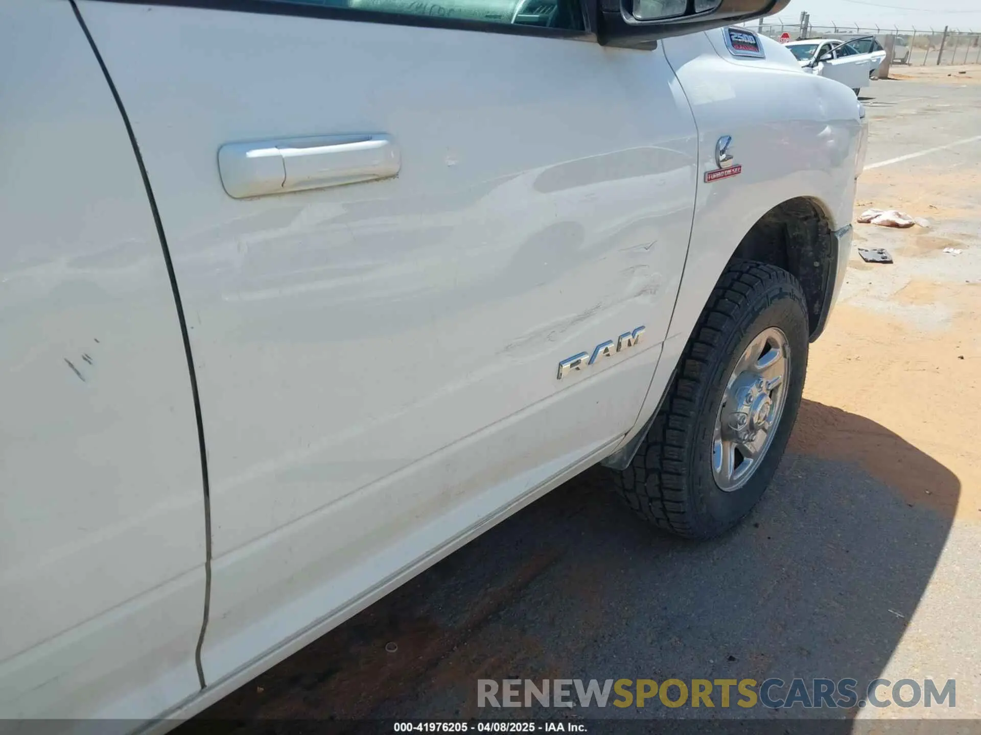 6 fotografías del automóvil dañado 3C6UR5DLXNG321501 RAM 2500 2022