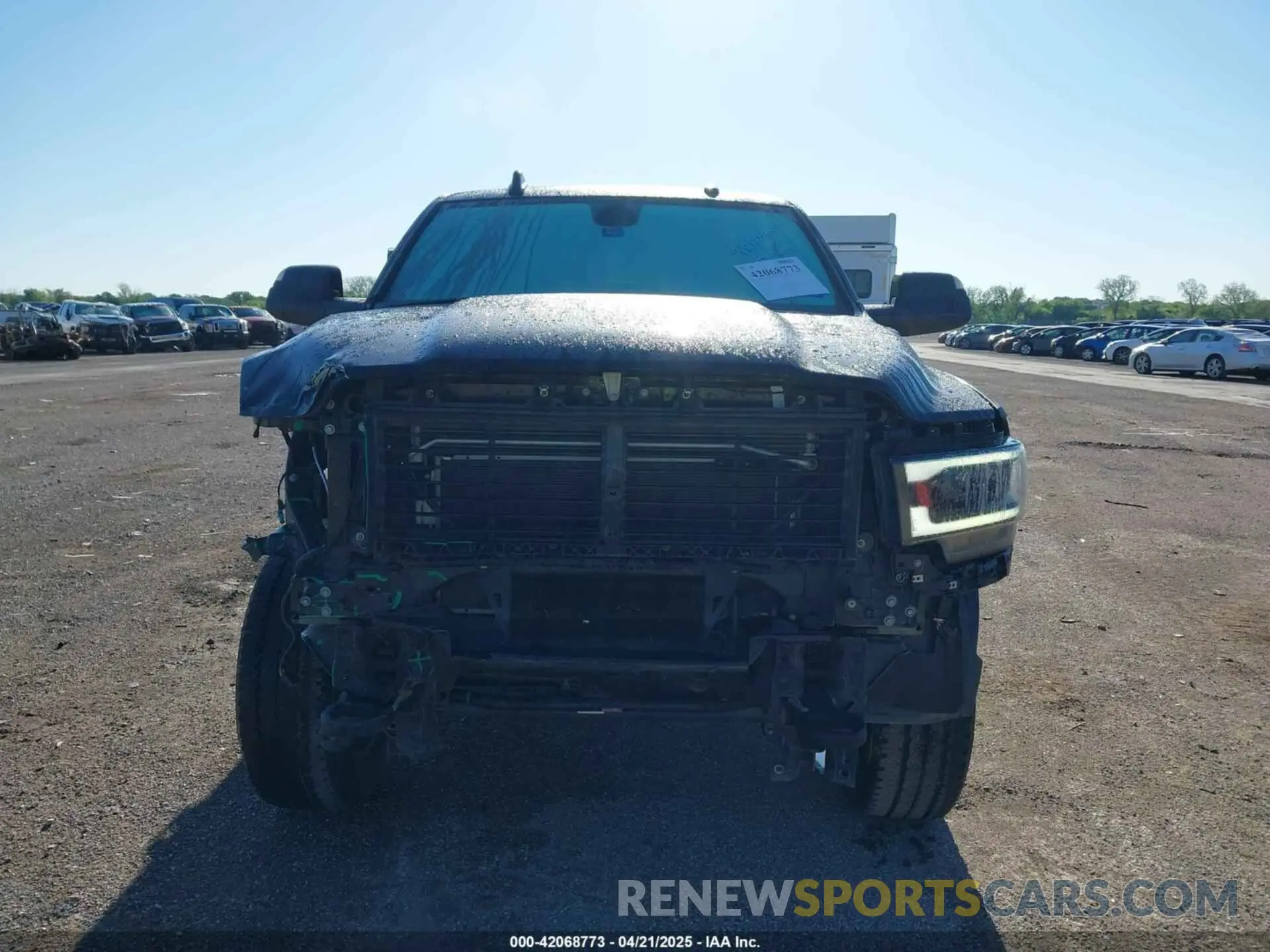 12 fotografías del automóvil dañado 3C6UR5FJ3NG131647 RAM 2500 2022