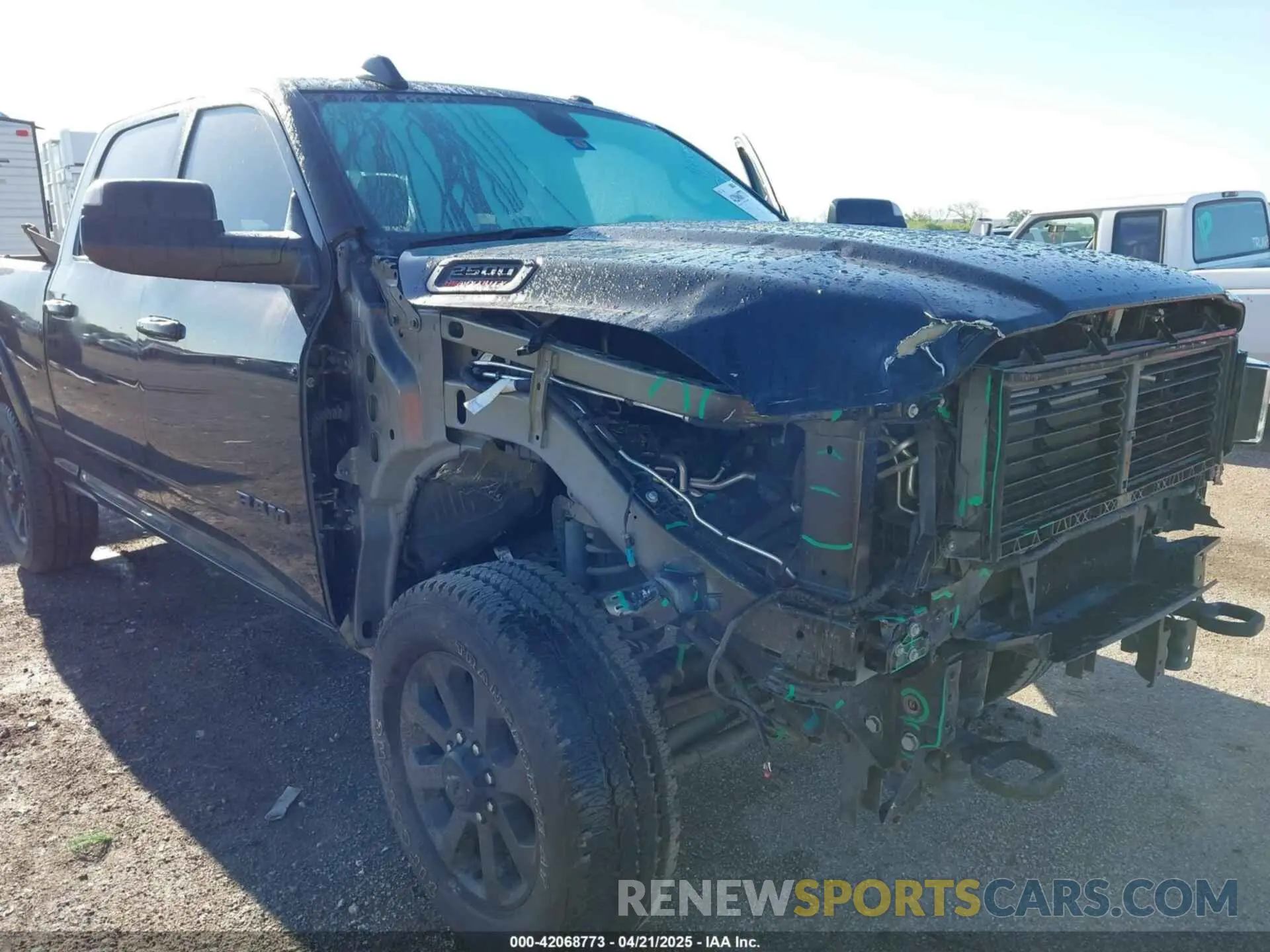 6 fotografías del automóvil dañado 3C6UR5FJ3NG131647 RAM 2500 2022