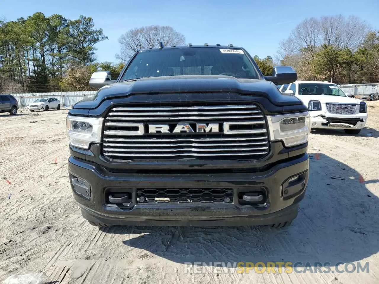 5 fotografías del automóvil dañado 3C6UR5FJ7NG383885 RAM 2500 2022