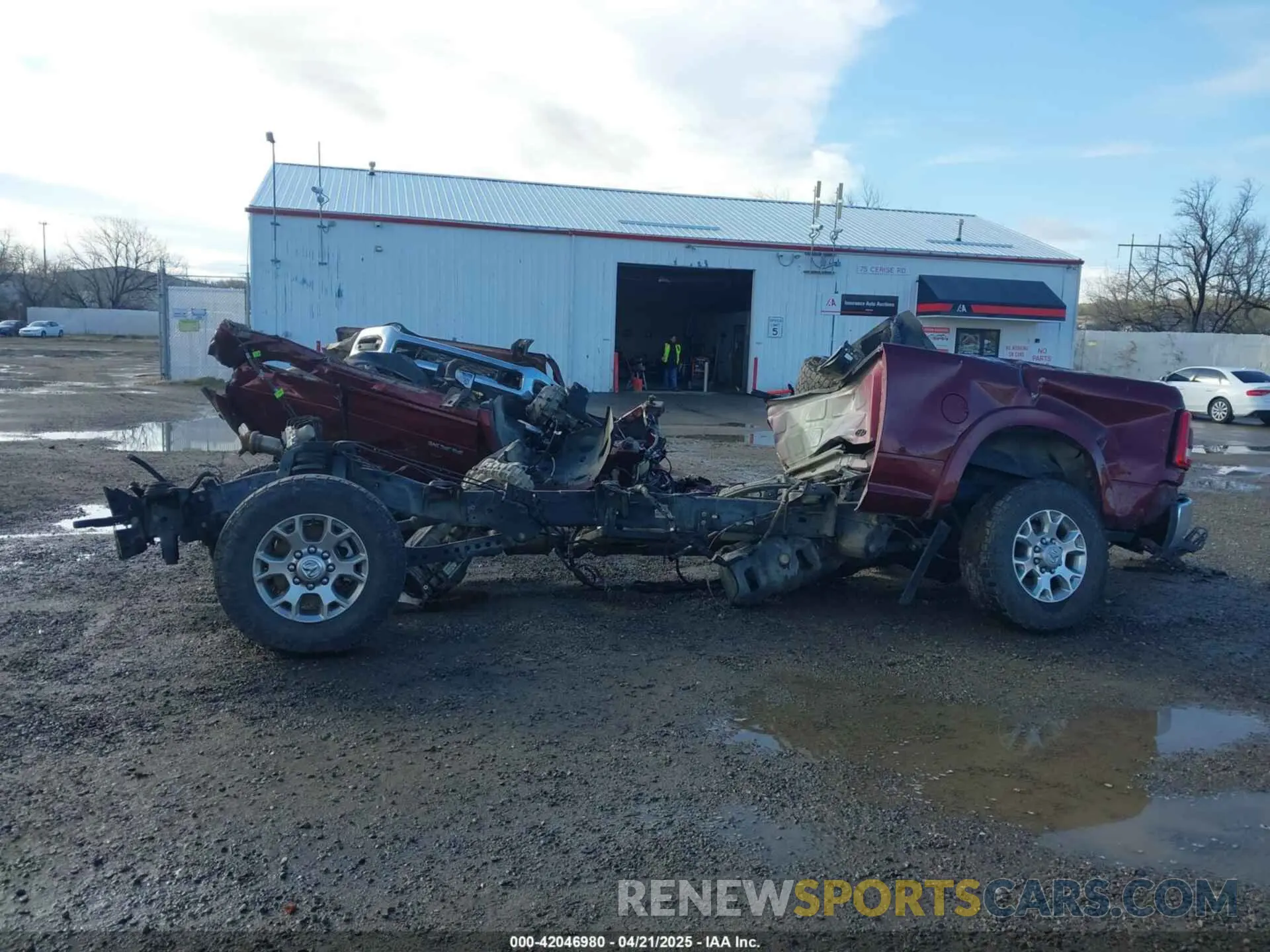 13 fotografías del automóvil dañado 3C6UR5FL1NG253134 RAM 2500 2022
