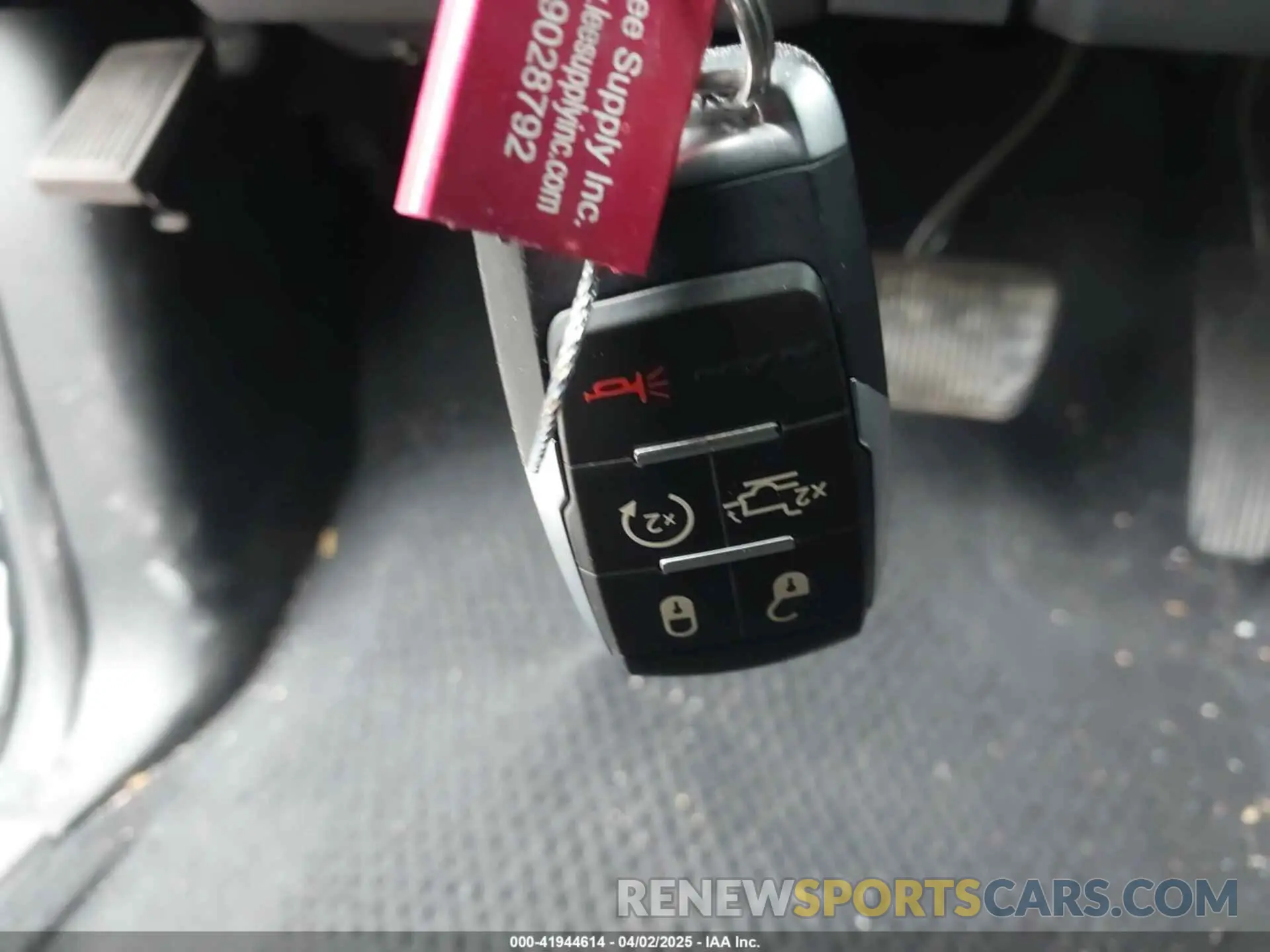 11 fotografías del automóvil dañado 3C6UR5FL4NG281929 RAM 2500 2022