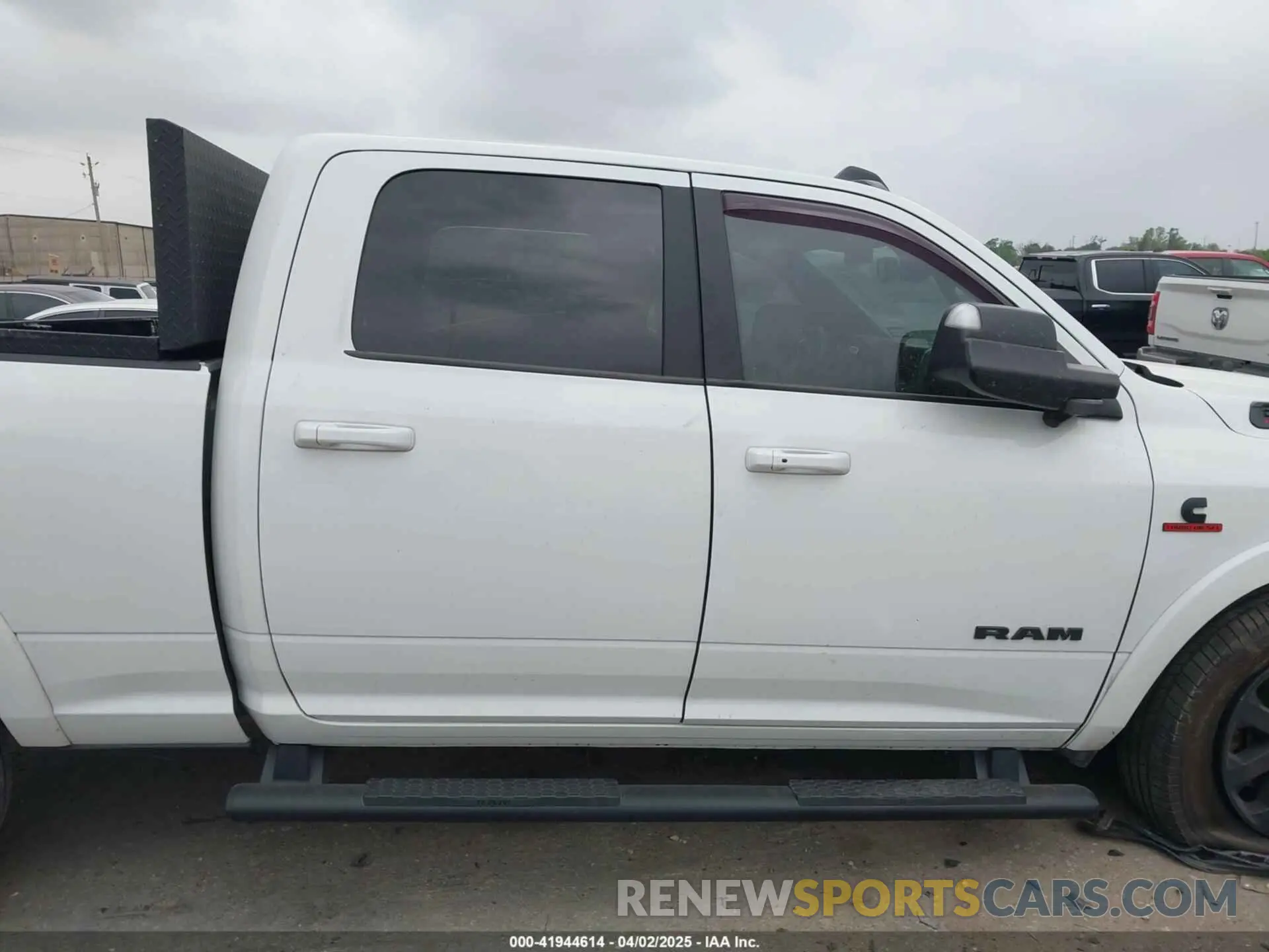 14 fotografías del automóvil dañado 3C6UR5FL4NG281929 RAM 2500 2022