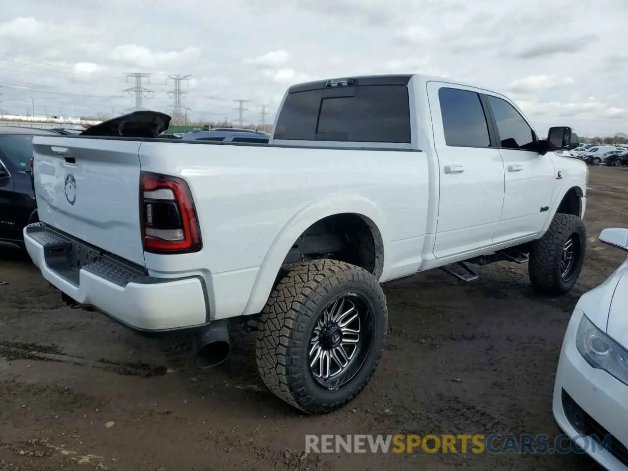 3 fotografías del automóvil dañado 3C6UR5FL5NG299405 RAM 2500 2022