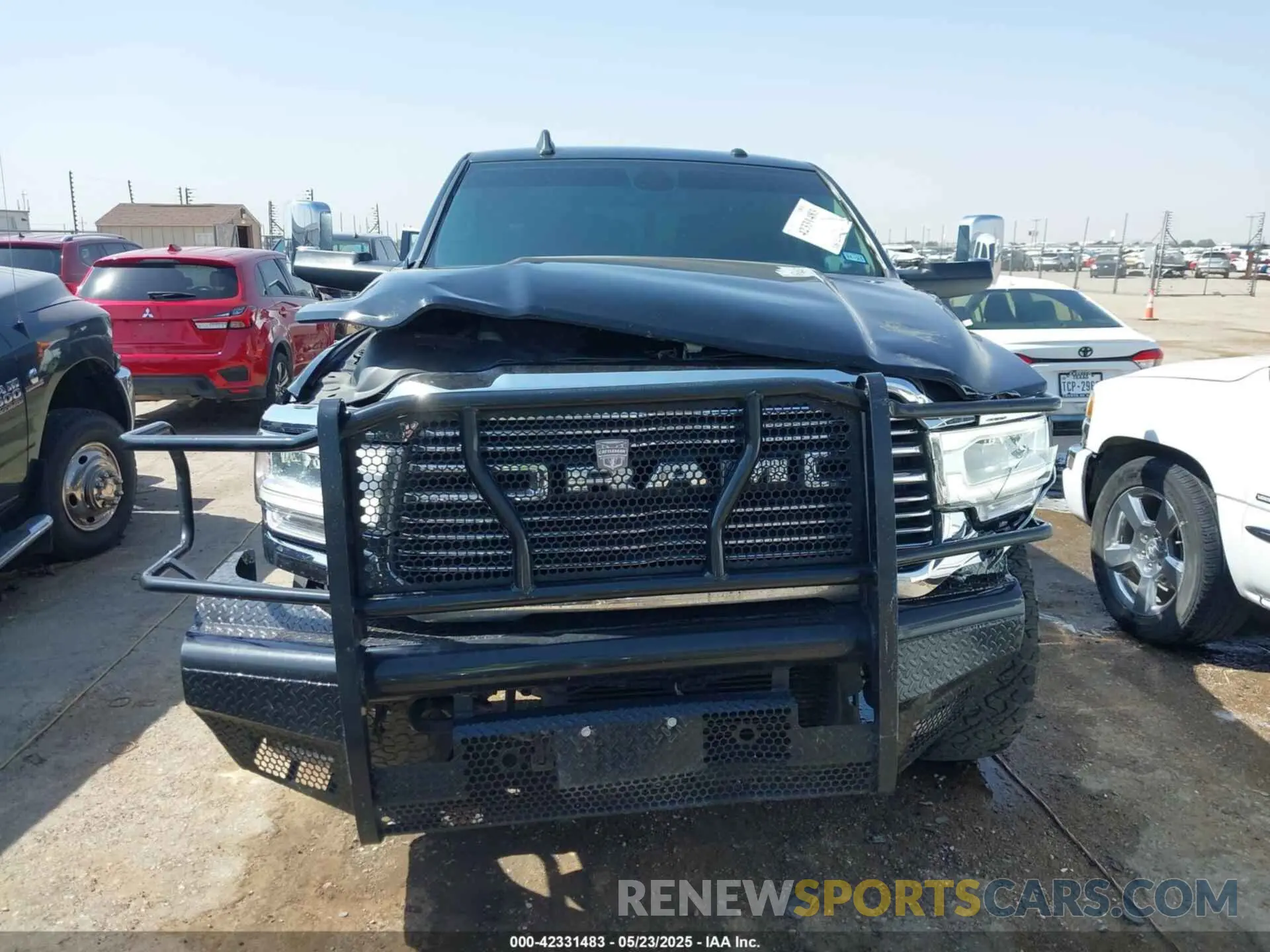 12 fotografías del automóvil dañado 3C6UR5FL6NG361636 RAM 2500 2022