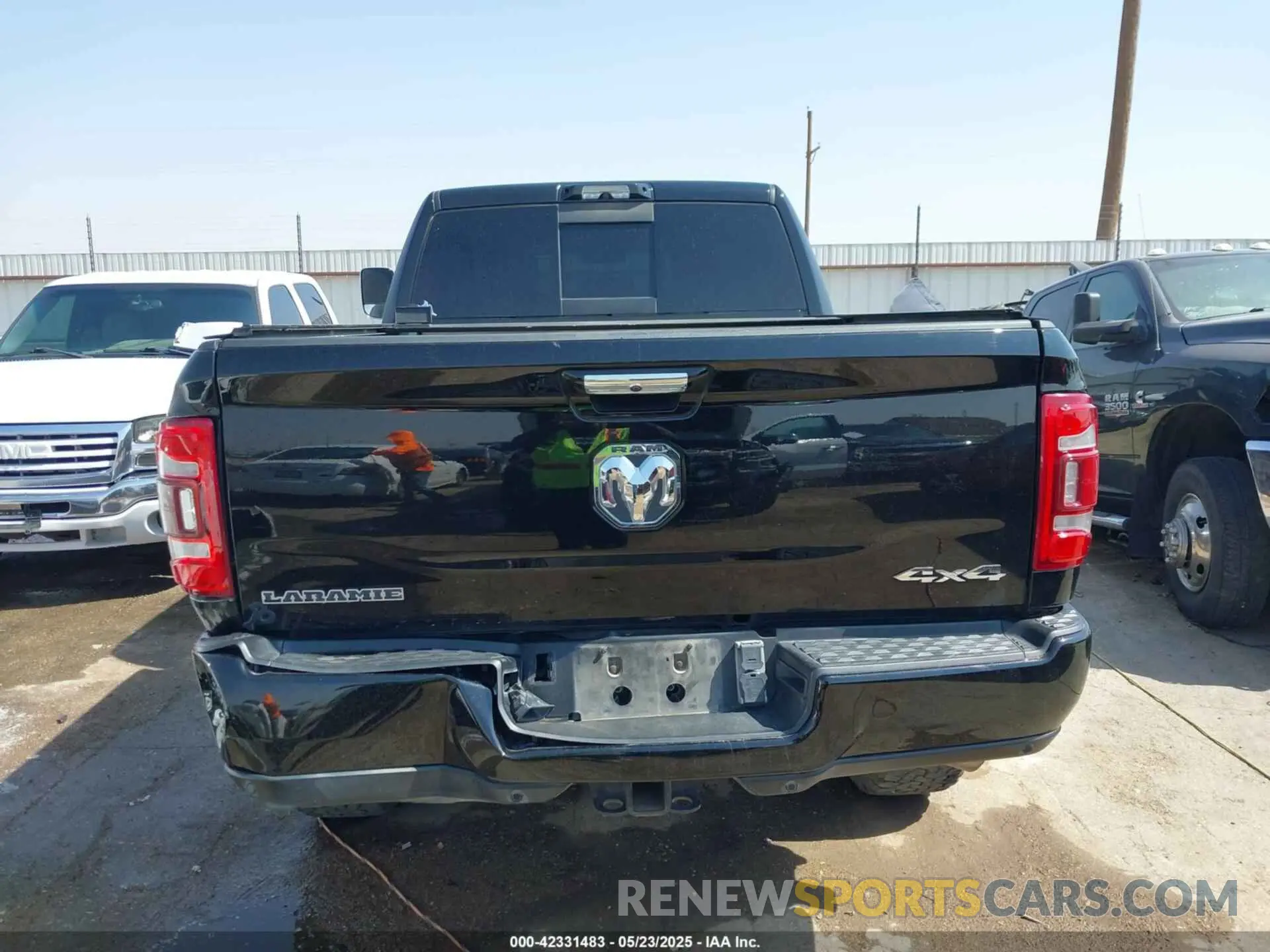 16 fotografías del automóvil dañado 3C6UR5FL6NG361636 RAM 2500 2022