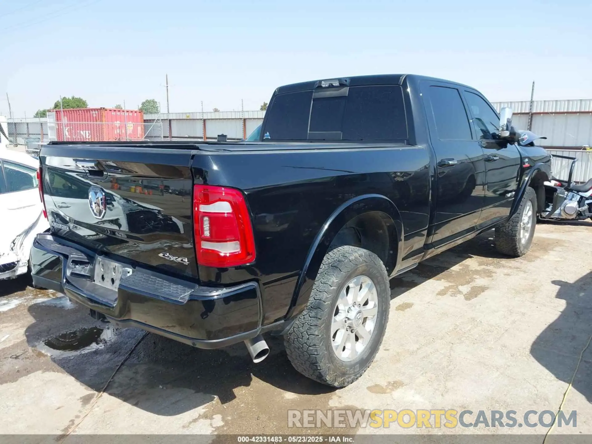 4 fotografías del automóvil dañado 3C6UR5FL6NG361636 RAM 2500 2022