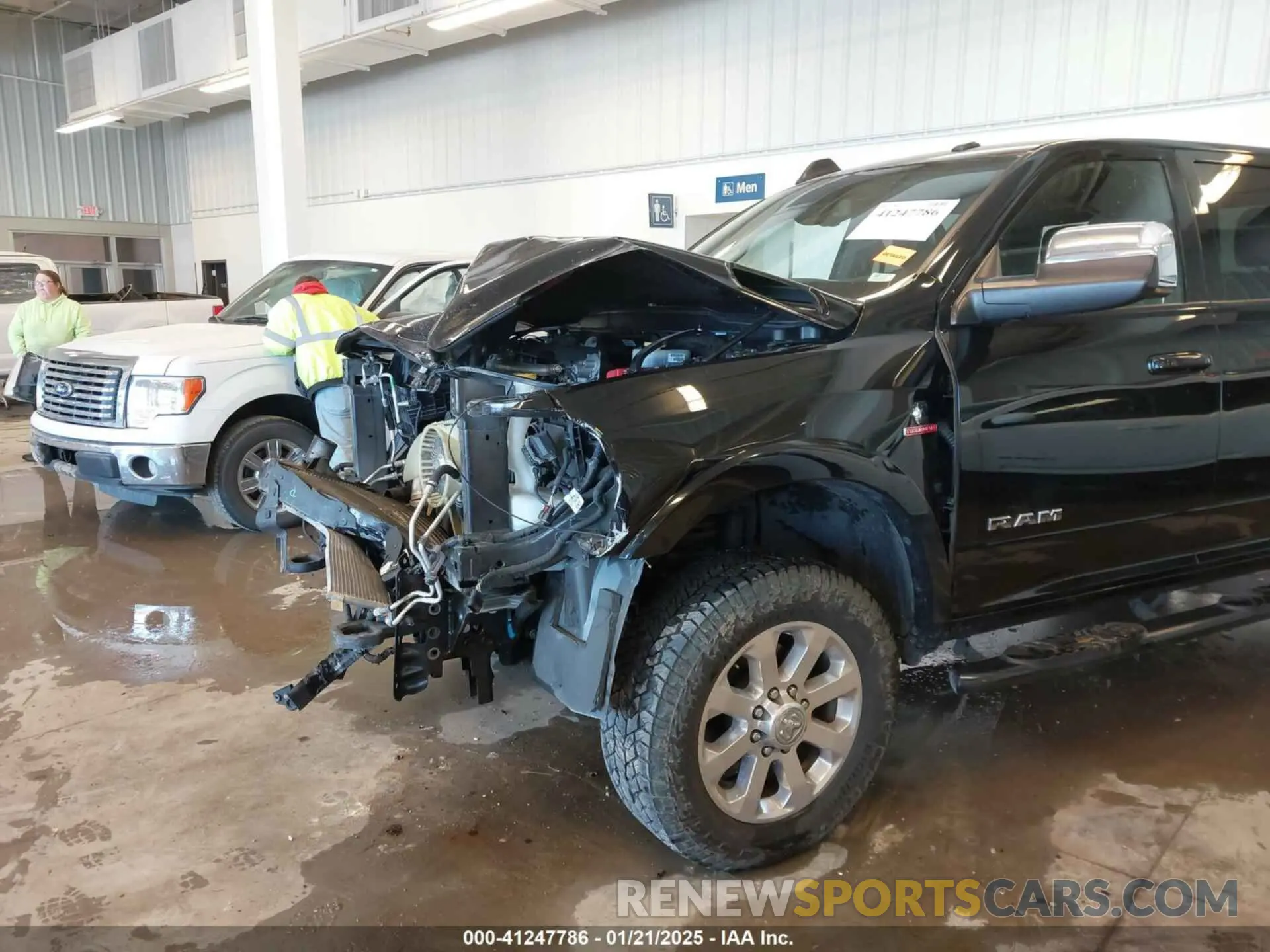 20 fotografías del automóvil dañado 3C6UR5FL6NG368022 RAM 2500 2022