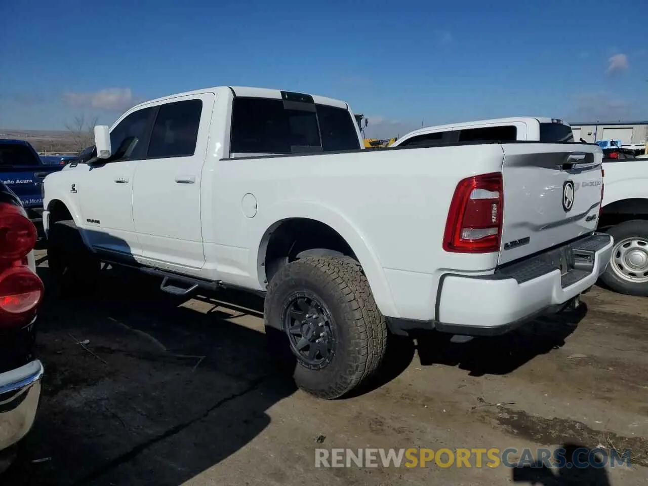 2 fotografías del automóvil dañado 3C6UR5FL7NG128025 RAM 2500 2022