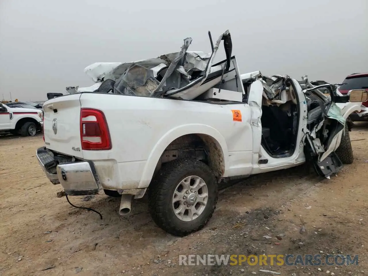 3 fotografías del automóvil dañado 3C6UR5FL8NG178755 RAM 2500 2022