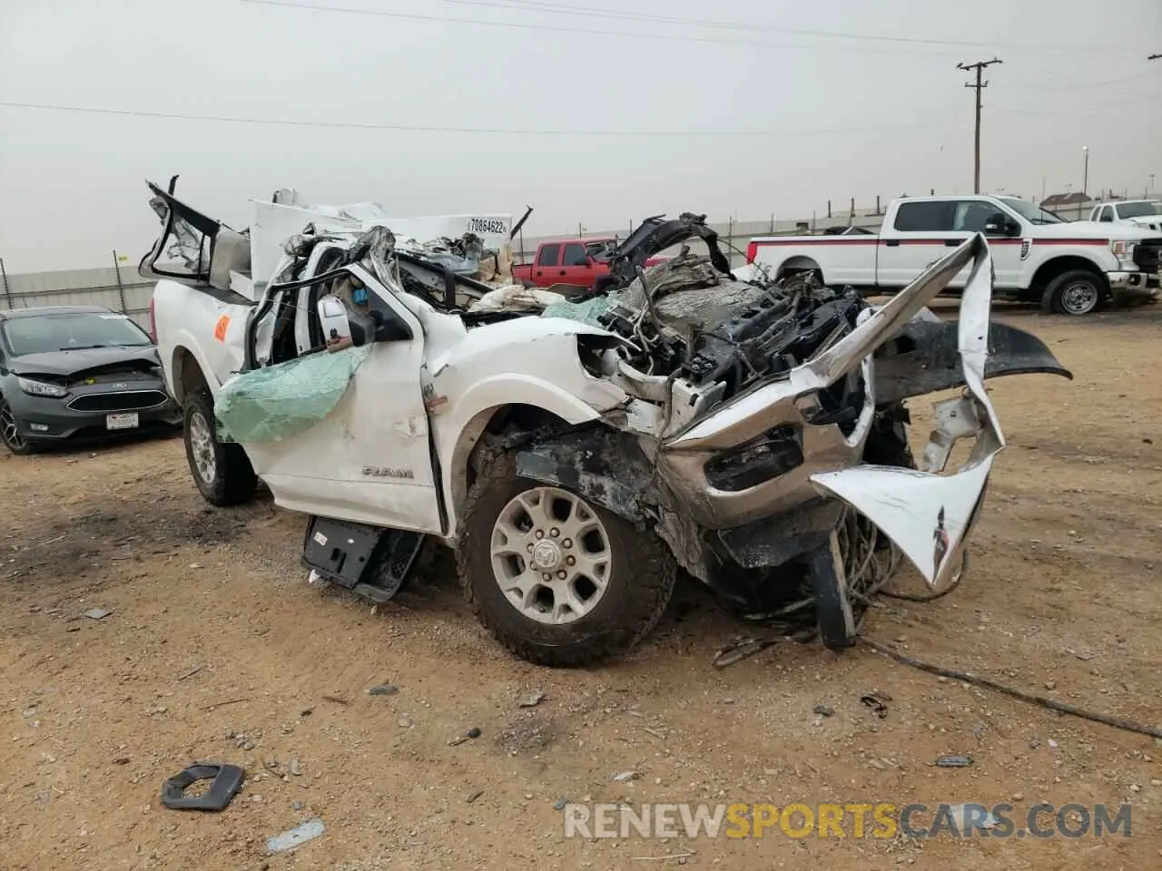 4 fotografías del automóvil dañado 3C6UR5FL8NG178755 RAM 2500 2022