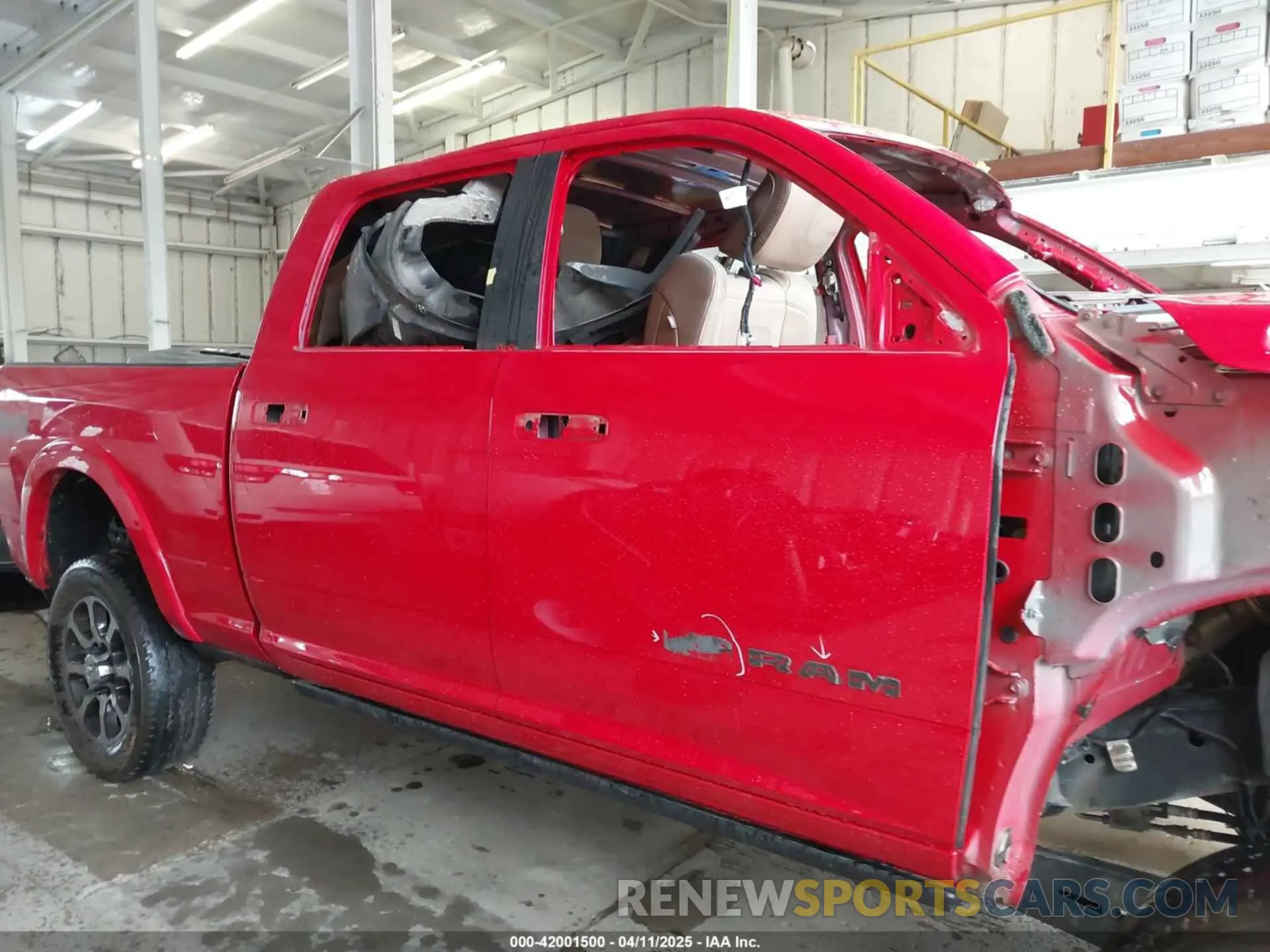 13 fotografías del automóvil dañado 3C6UR5GL2NG130702 RAM 2500 2022