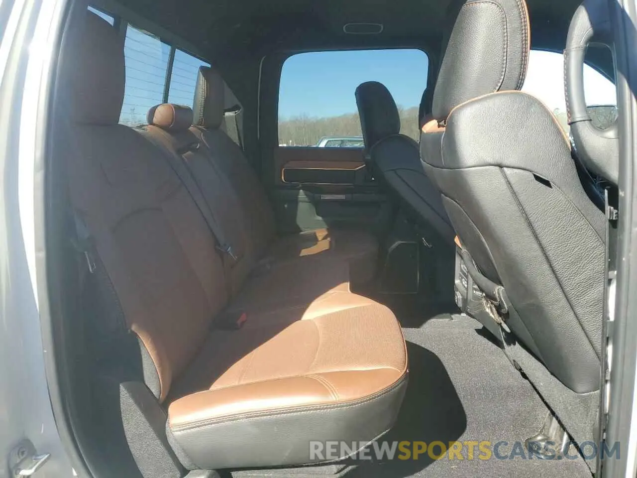 10 fotografías del automóvil dañado 3C6UR5GL6NG131450 RAM 2500 2022