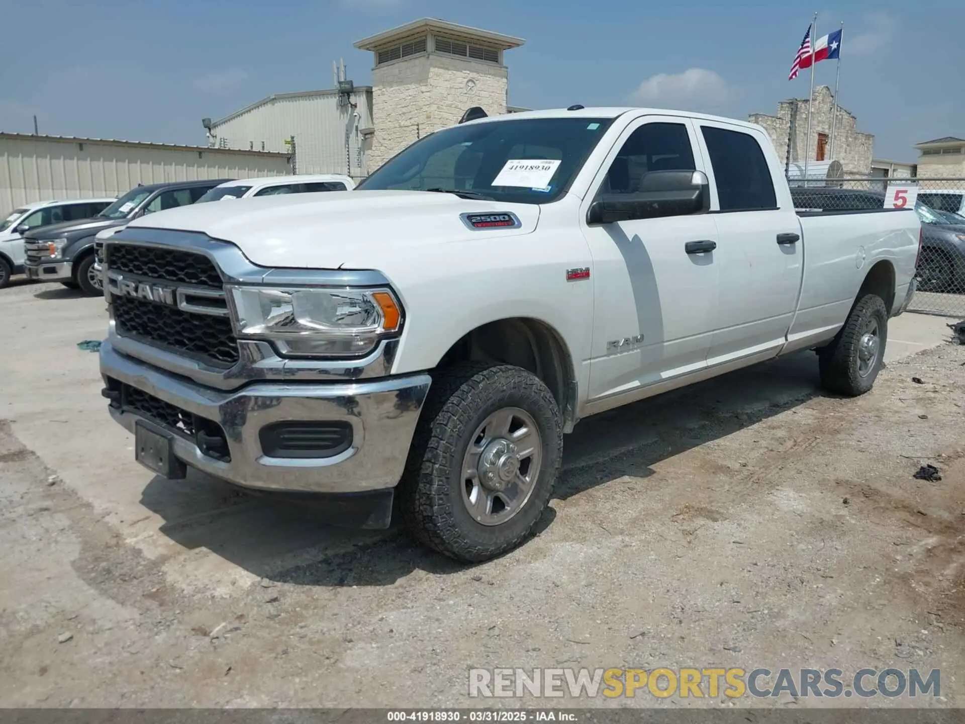 2 fotografías del automóvil dañado 3C6UR5HJ0NG125804 RAM 2500 2022