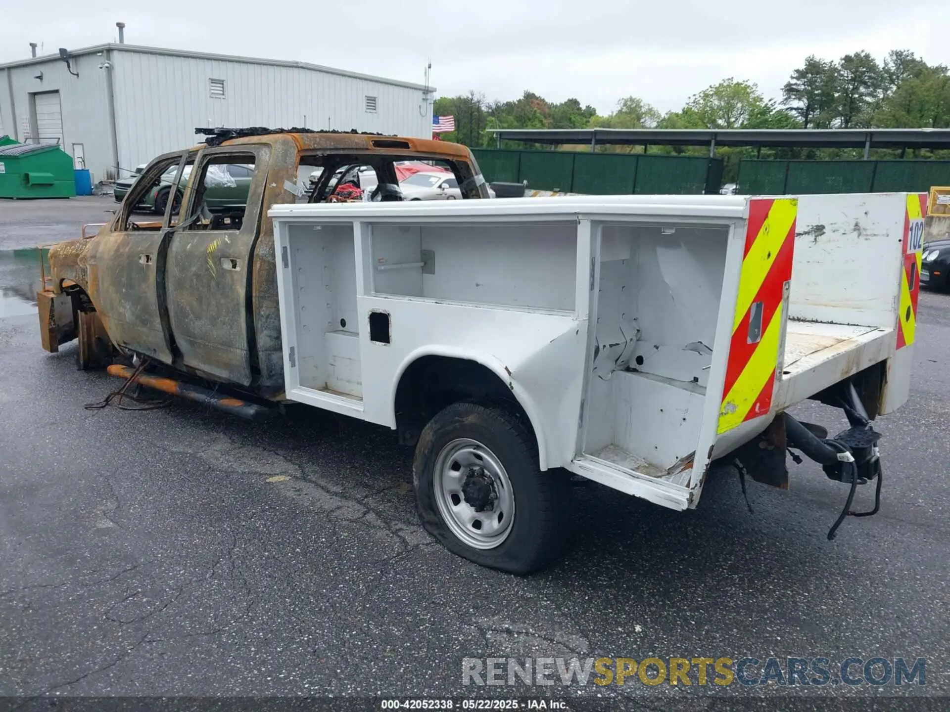 3 fotografías del automóvil dañado 3C6UR5HJ4NG232449 RAM 2500 2022