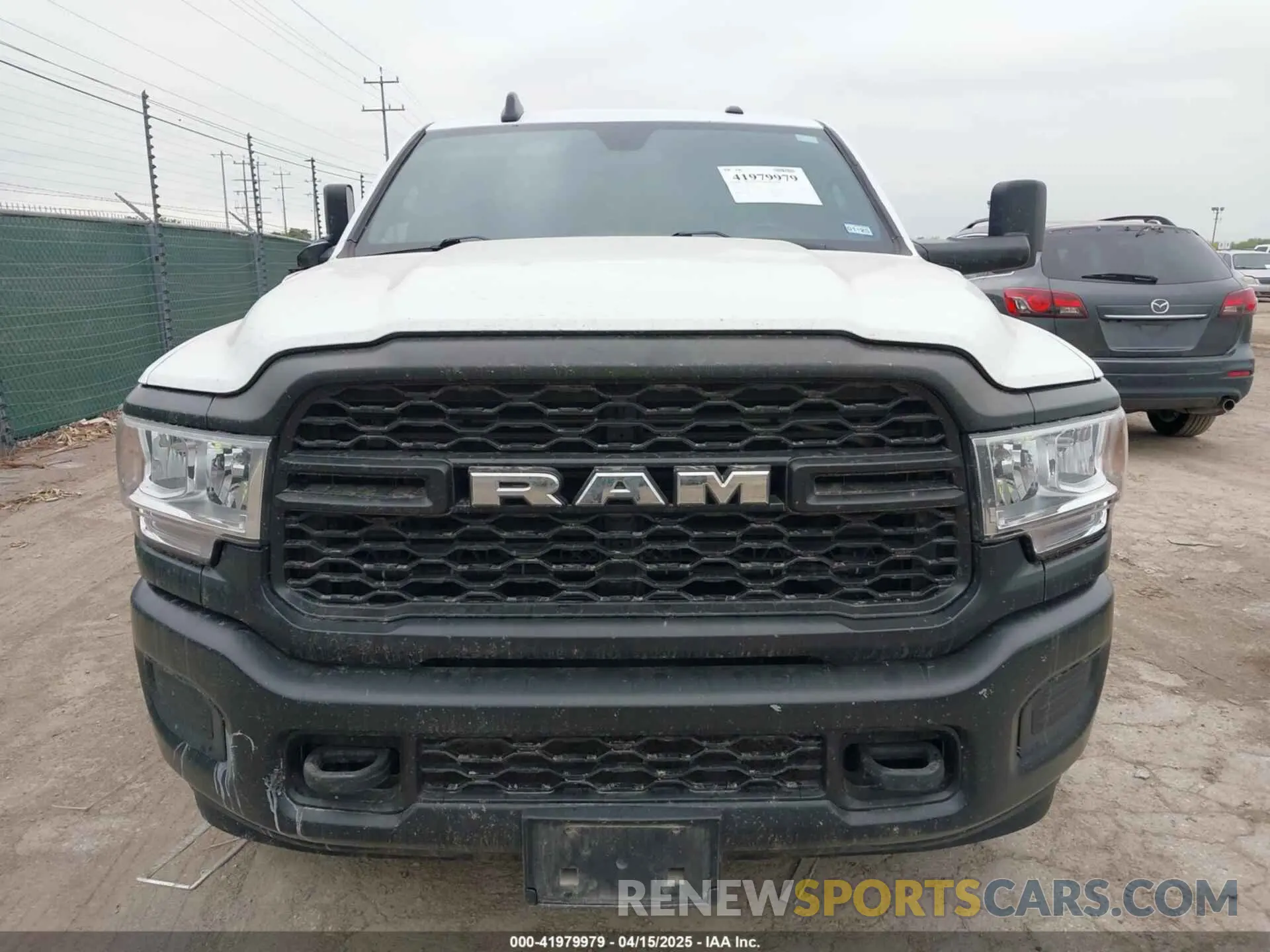 12 fotografías del automóvil dañado 3C6UR5HJ4NG354406 RAM 2500 2022