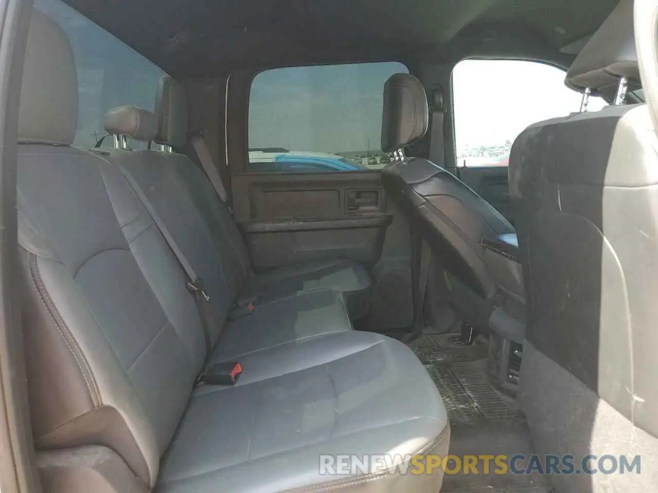 10 fotografías del automóvil dañado 3C6UR5HJ5NG149788 RAM 2500 2022