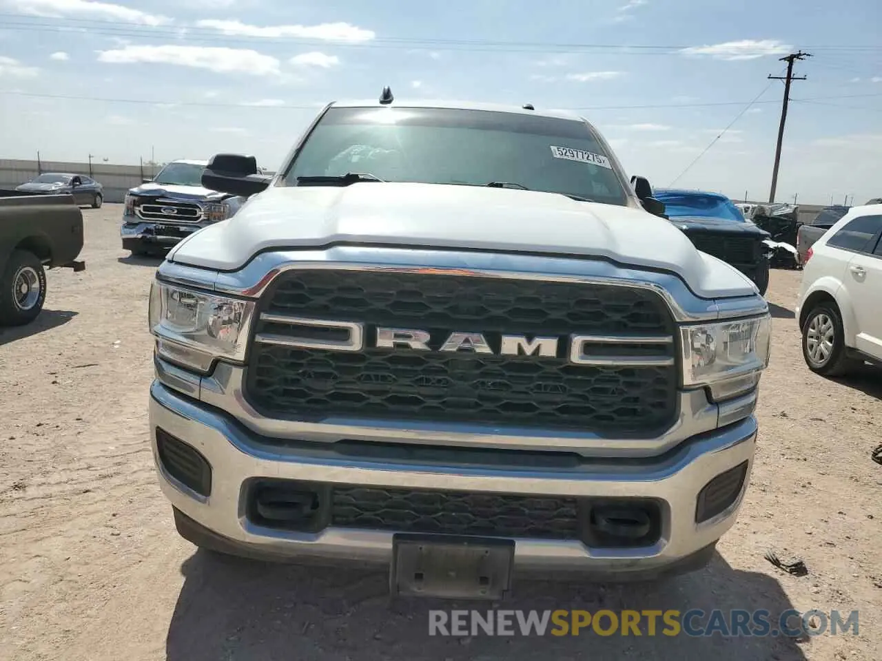 5 fotografías del automóvil dañado 3C6UR5HJ5NG149788 RAM 2500 2022