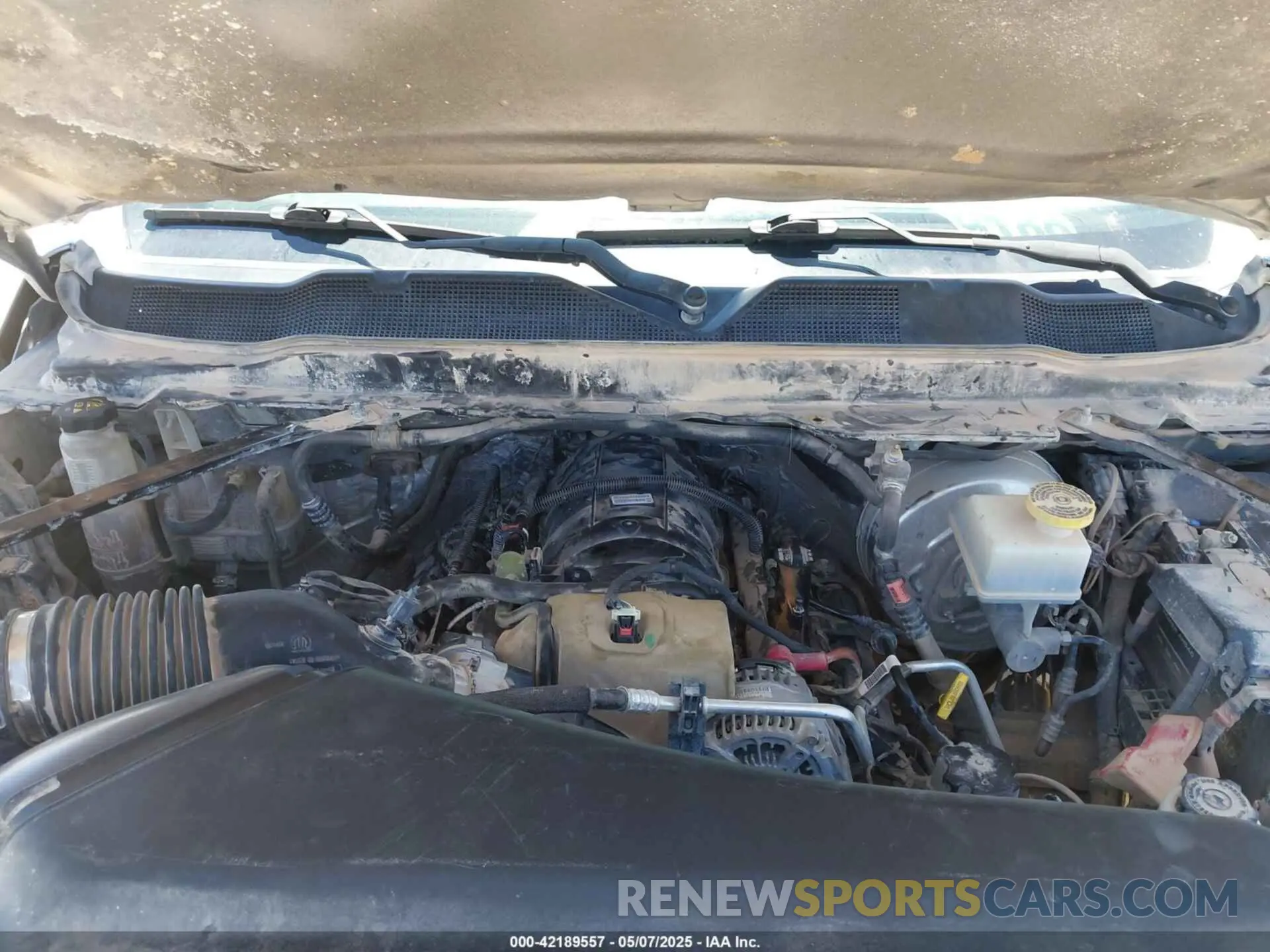 10 fotografías del automóvil dañado 3C6UR5HJ7NG387674 RAM 2500 2022