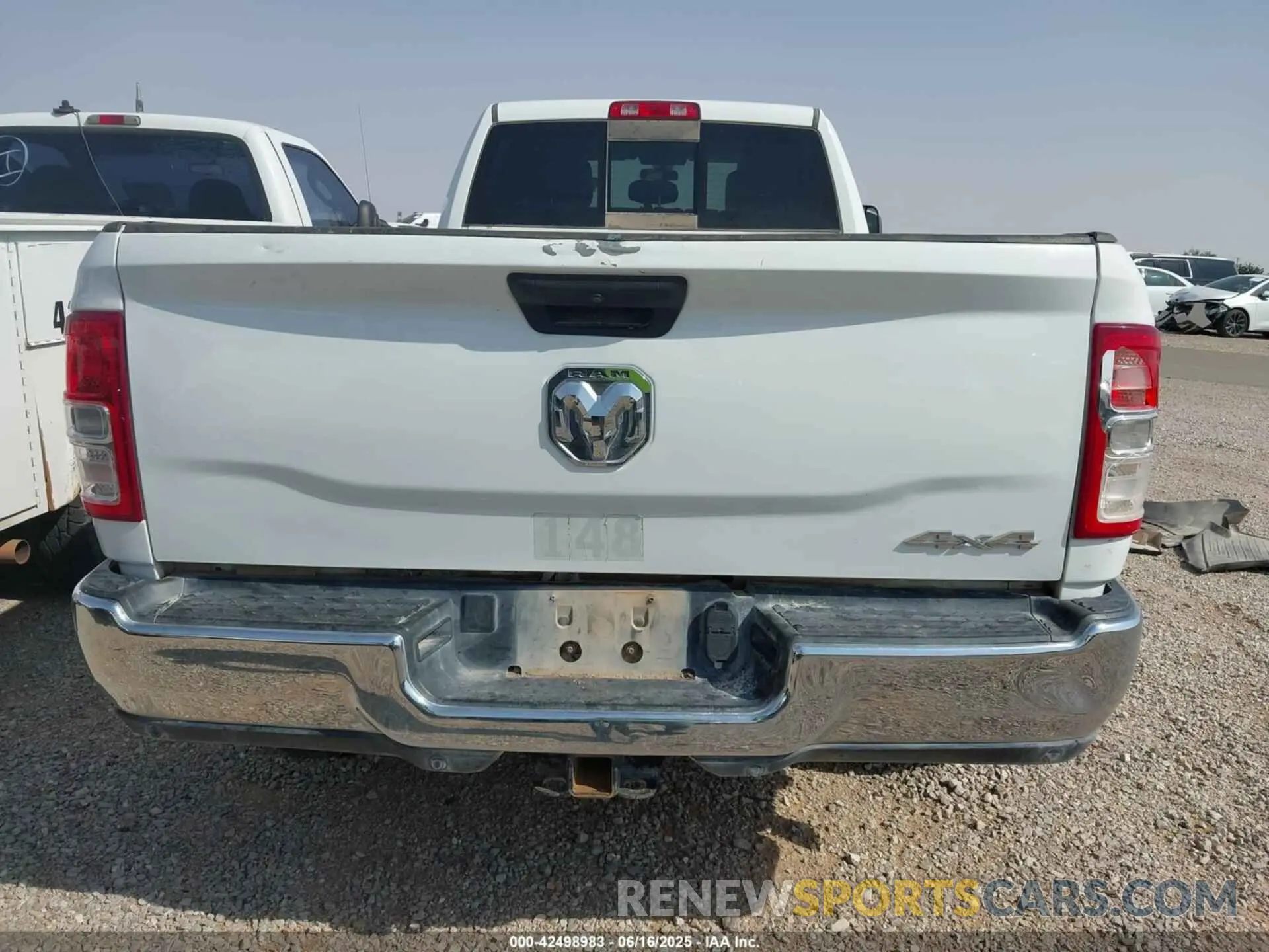 15 fotografías del automóvil dañado 3C6UR5HJ8NG166987 RAM 2500 2022