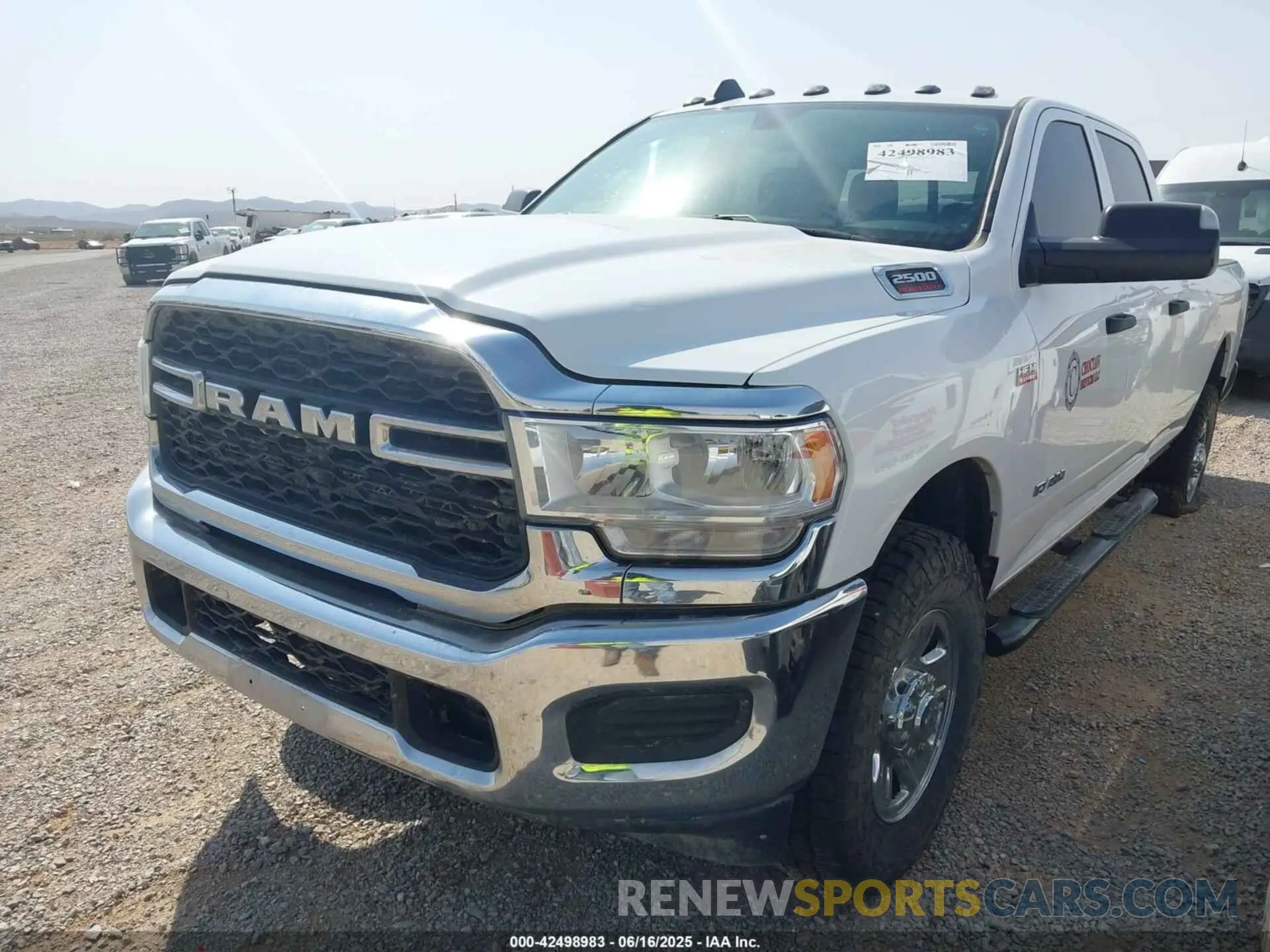 2 fotografías del automóvil dañado 3C6UR5HJ8NG166987 RAM 2500 2022